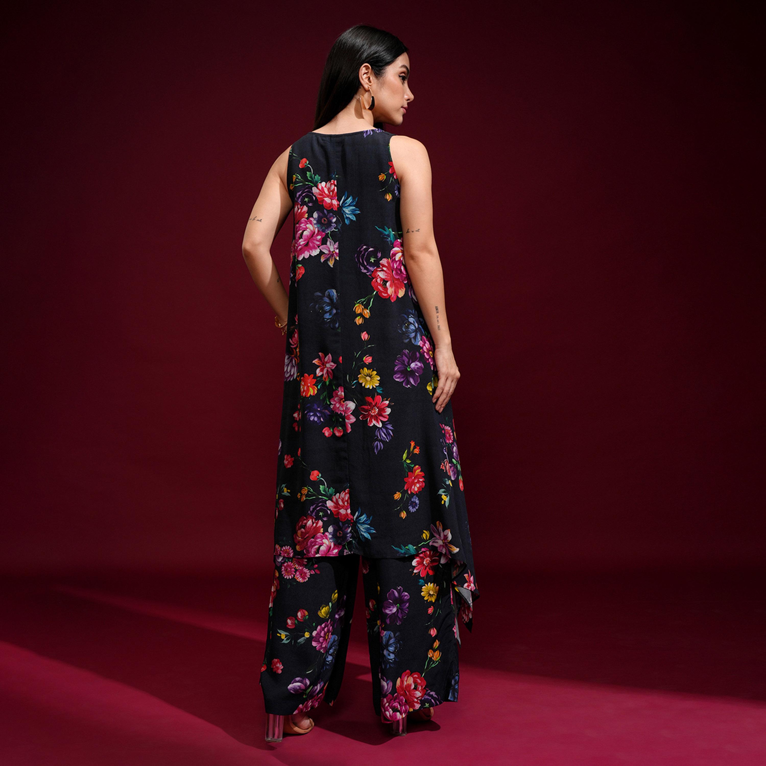 Vishudh X Styli Floral Printed Flared Kurta With Palazzos-women-clothing-ethnicwear-kurtasets-image-3