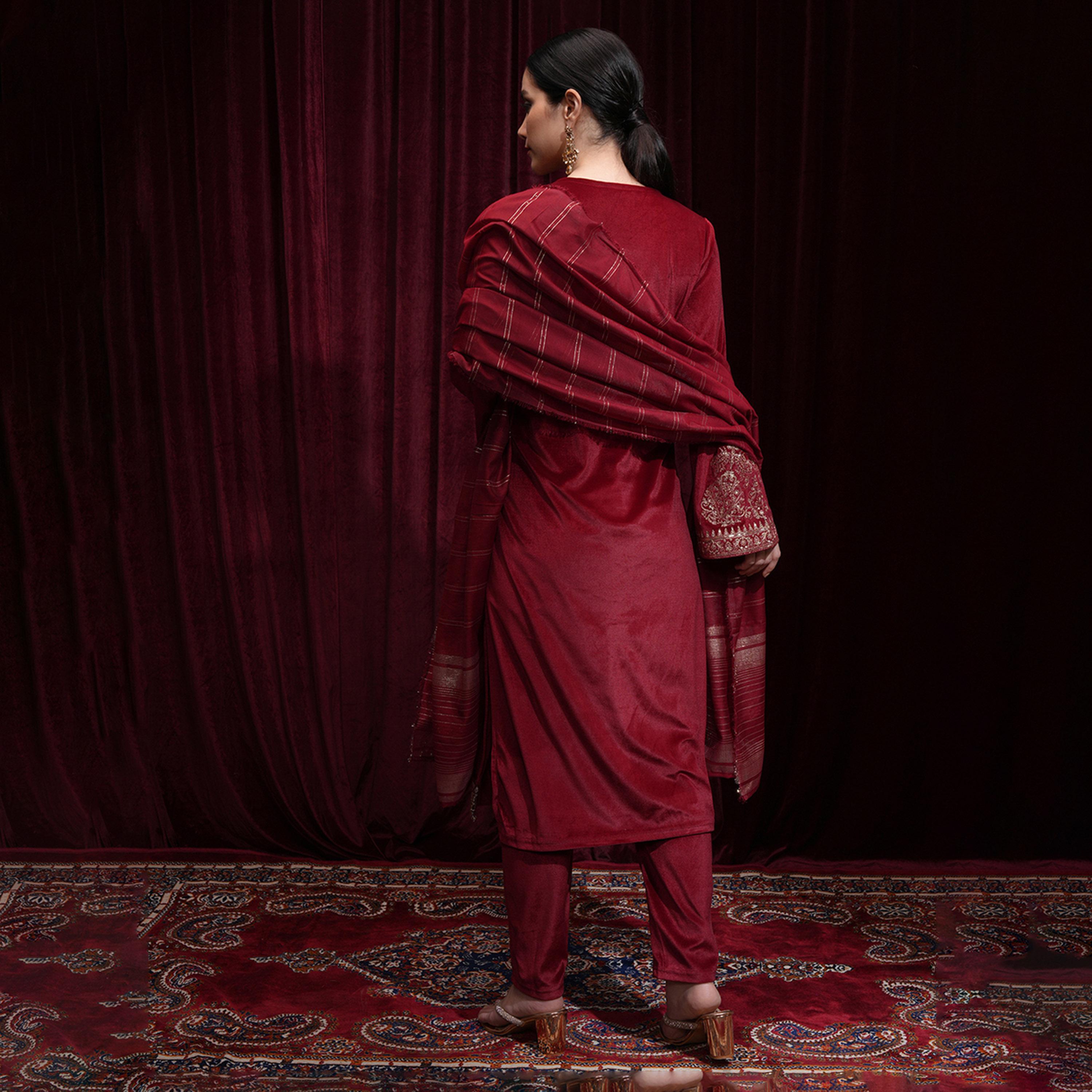 فيشود × ستايلي - كورتا نسائية عادية مطرزة بزخارف عرقية مع بنطال ووشاح-women-clothing-ethnicwear-sareesets-image-3