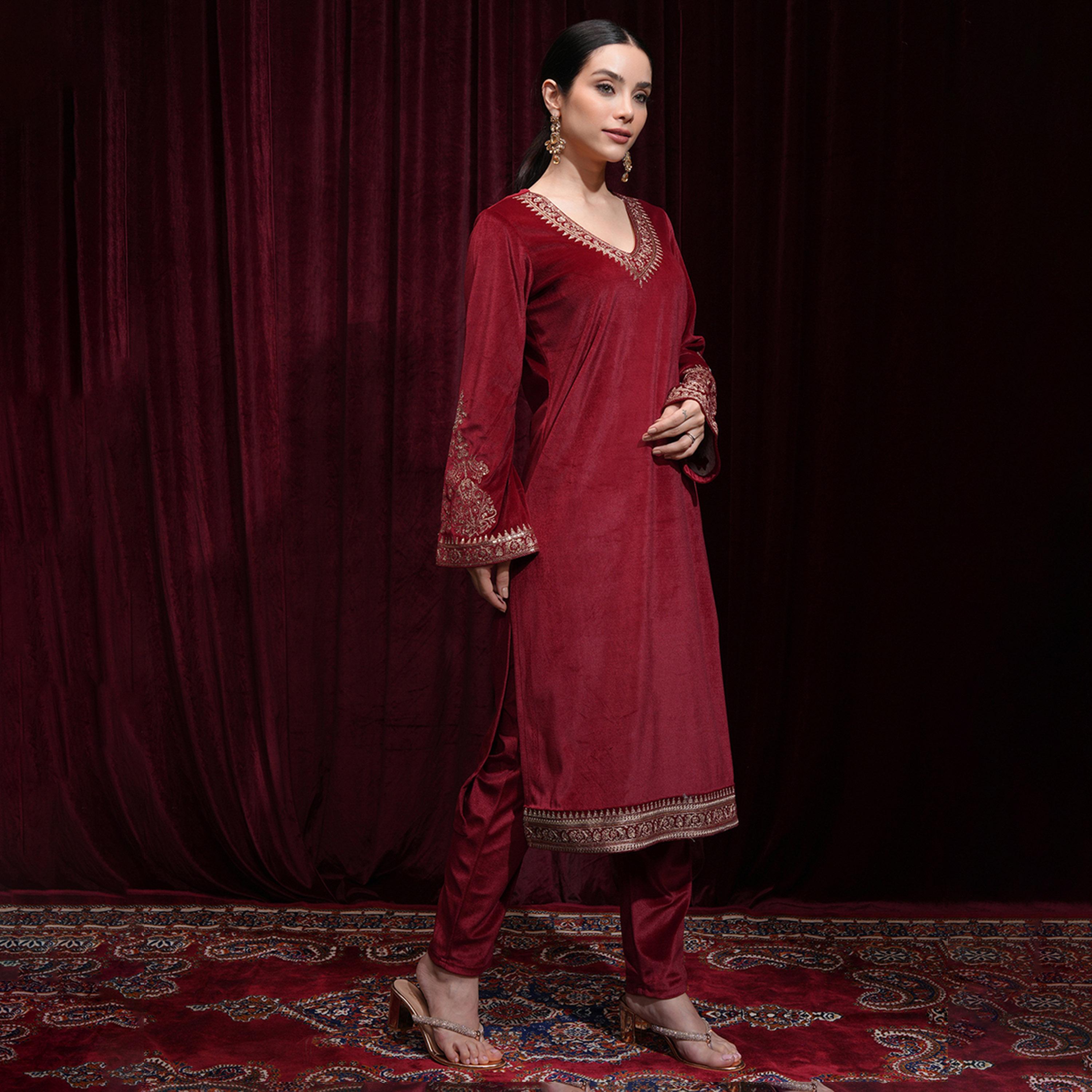 فيشود × ستايلي - كورتا نسائية عادية مطرزة بزخارف عرقية مع بنطال ووشاح-women-clothing-ethnicwear-sareesets-image-4