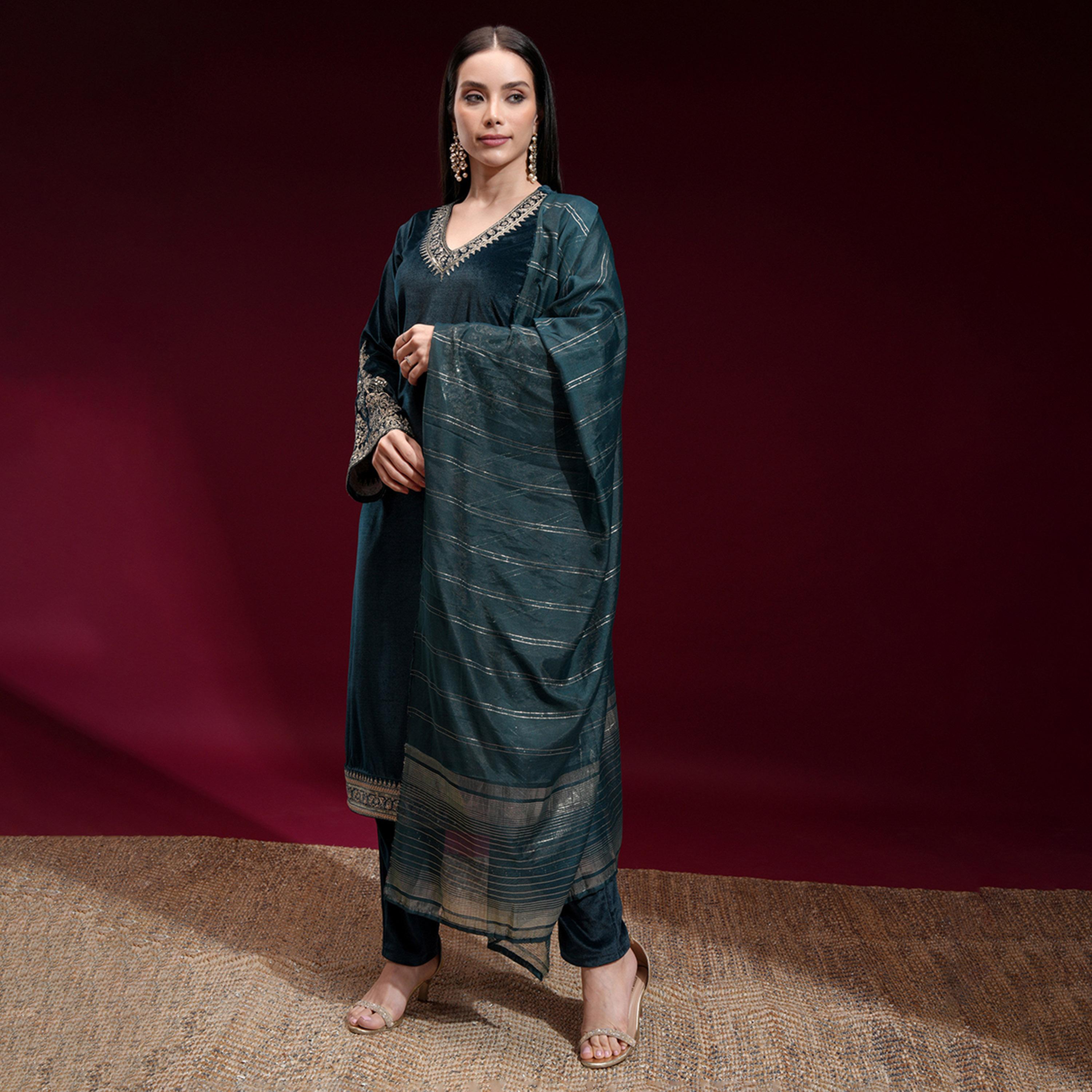 Vishudh X Styli Floral Embroidered V-Neck Velvet Straight Kurta With Trousers And Dupatta-women-clothing-ethnicwear-sareesets-image-4