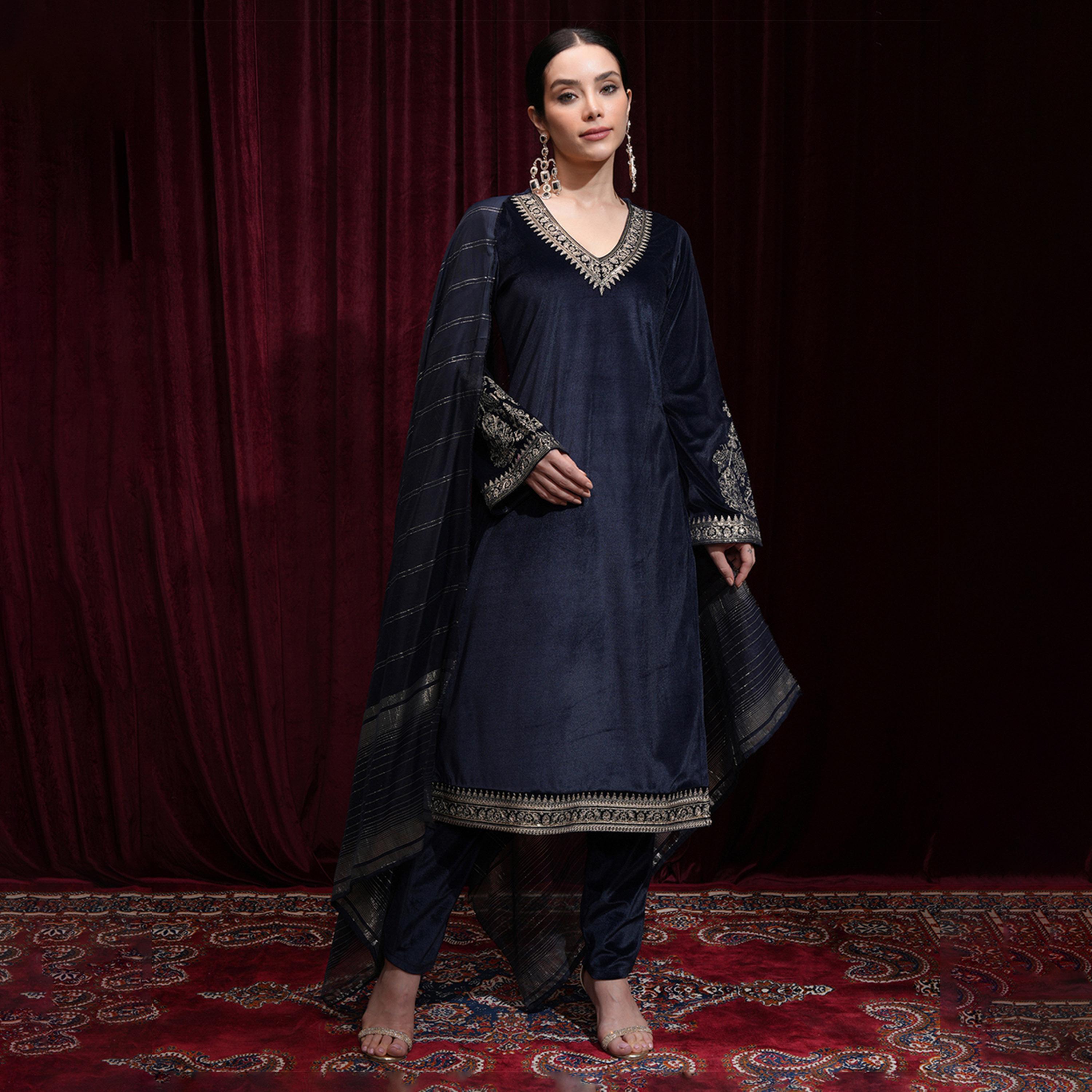 فيشود × ستايلي - كورتا نسائية عادية مطرزة مع بنطال ووشاح-women-clothing-ethnicwear-sareesets-image-1