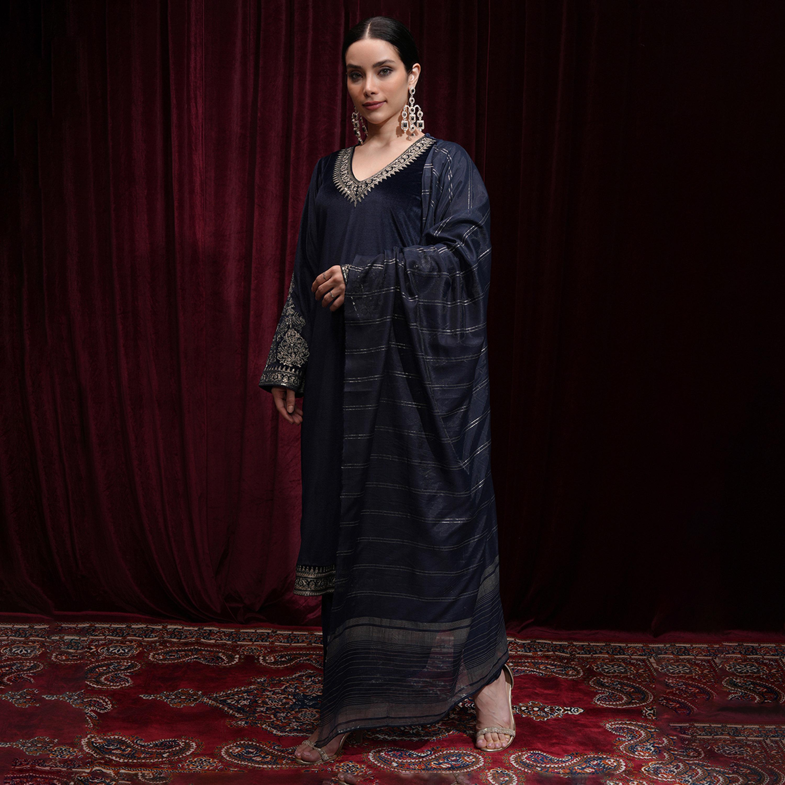 فيشود × ستايلي - كورتا نسائية عادية مطرزة مع بنطال ووشاح-women-clothing-ethnicwear-sareesets-image-2
