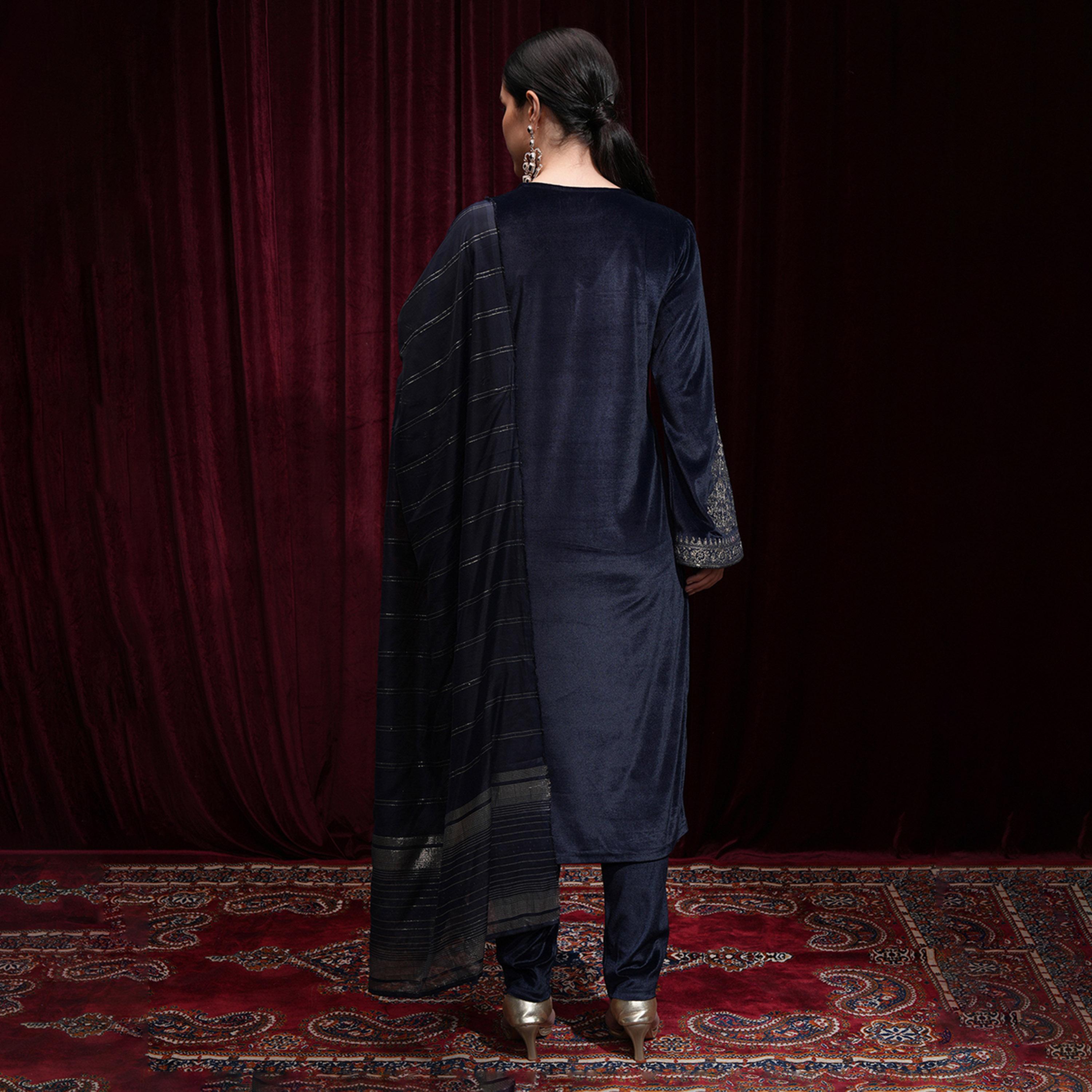 فيشود × ستايلي - كورتا نسائية عادية مطرزة مع بنطال ووشاح-women-clothing-ethnicwear-sareesets-image-3