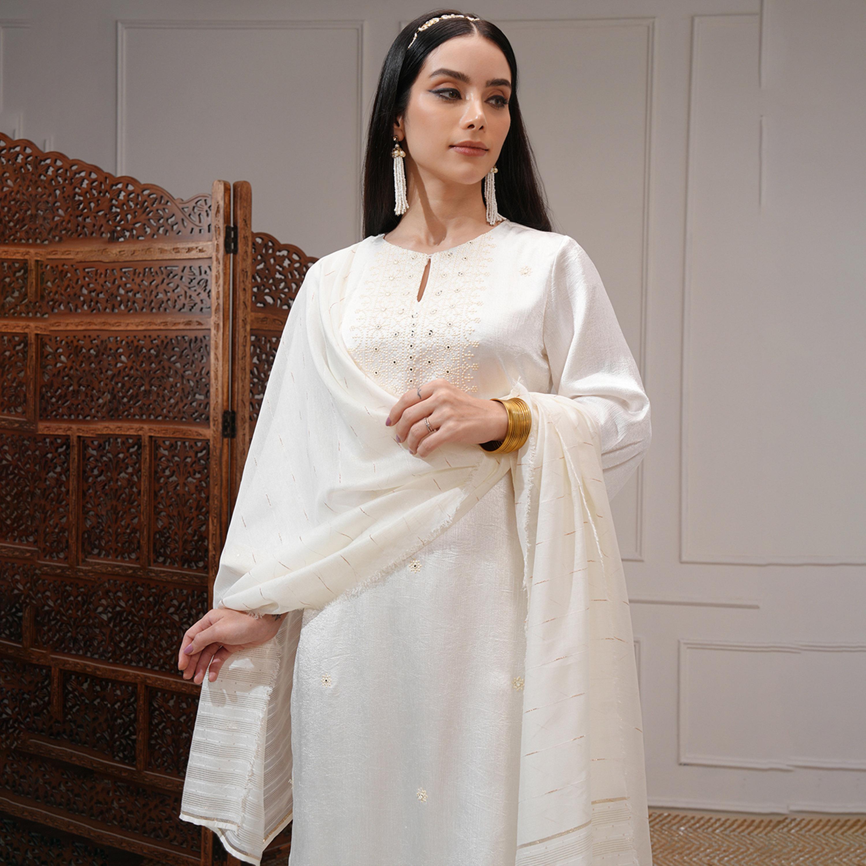 فيشود × ستايلي - كورتا نسائية عادية بطبعة زهور وتطريز مع بنطال ووشاح-women-clothing-ethnicwear-sareesets-image-2