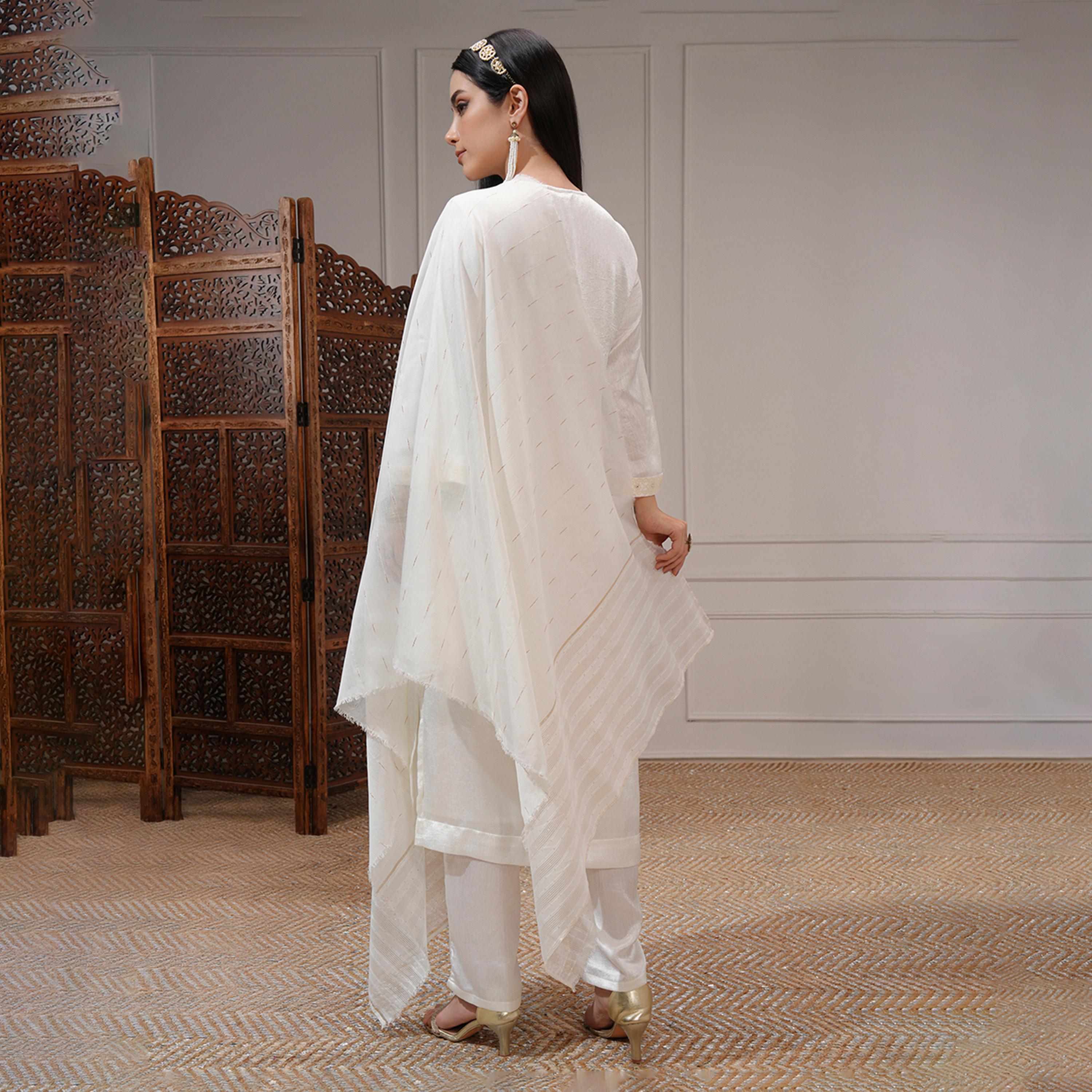 فيشود × ستايلي - كورتا نسائية عادية بطبعة زهور وتطريز مع بنطال ووشاح-women-clothing-ethnicwear-sareesets-image-3
