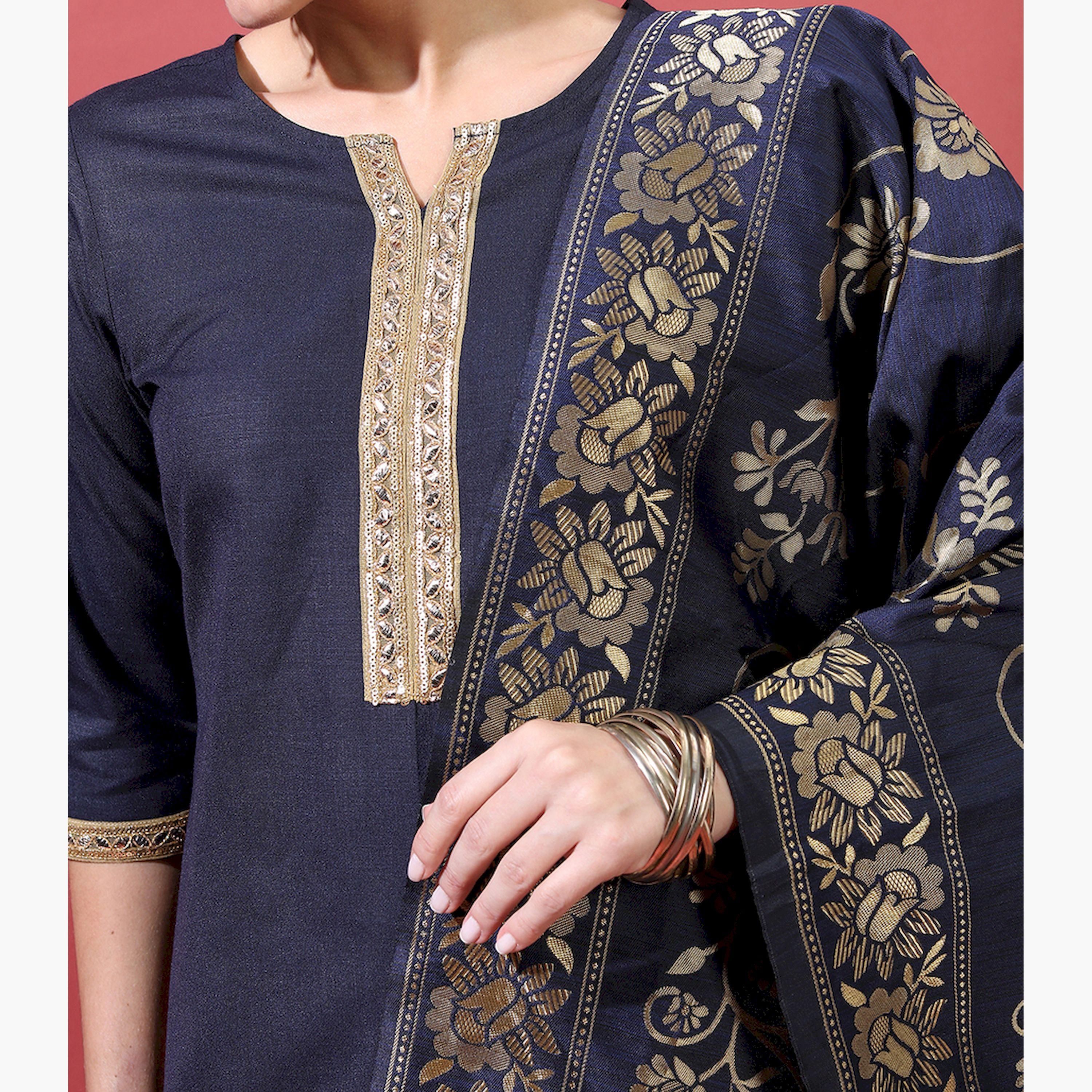 فيشود × ستايلي - كورتا نسائية باللون الكحلي بزخارف عرقية مع بنطال ووشاح-women-clothing-ethnicwear-sareesets-image-4
