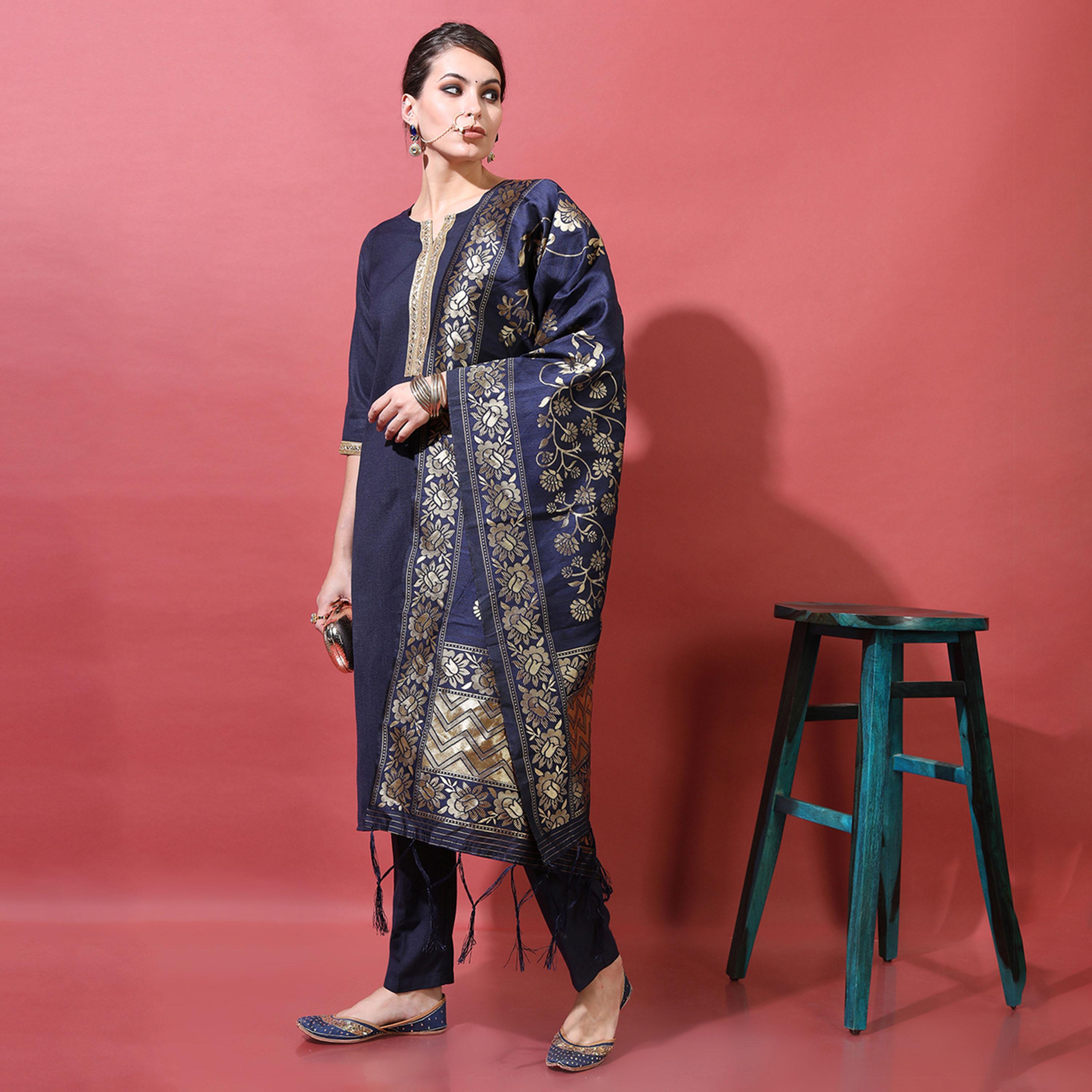 فيشود × ستايلي - كورتا نسائية باللون الكحلي بزخارف عرقية مع بنطال ووشاح-women-clothing-ethnicwear-sareesets-image-6