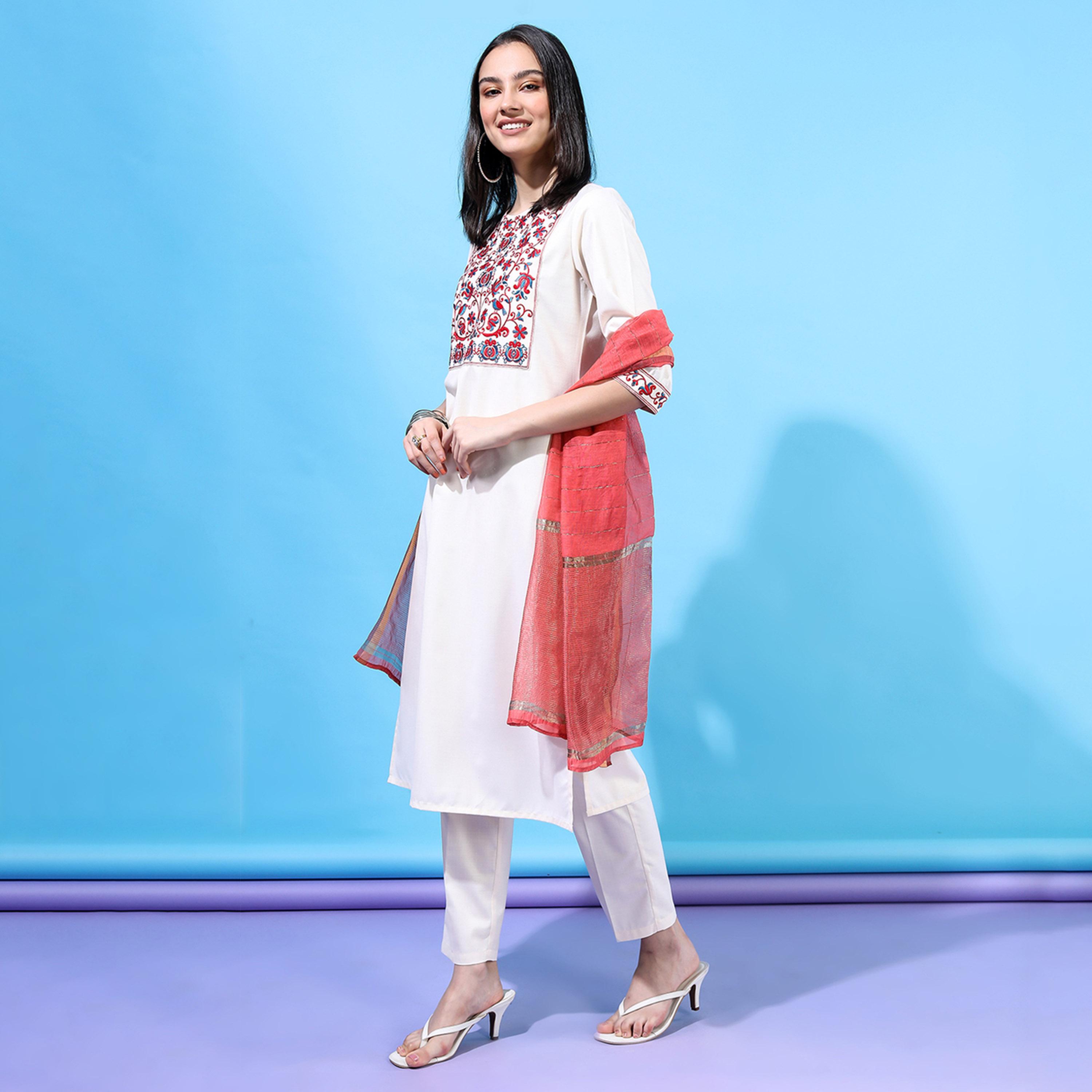 فيشود × ستايلي - كورتي مستقيم بياقة مزينة بالأزهار للنساء مع بنطال ووشاح - كريمي-women-clothing-ethnicwear-sareesets-image-2