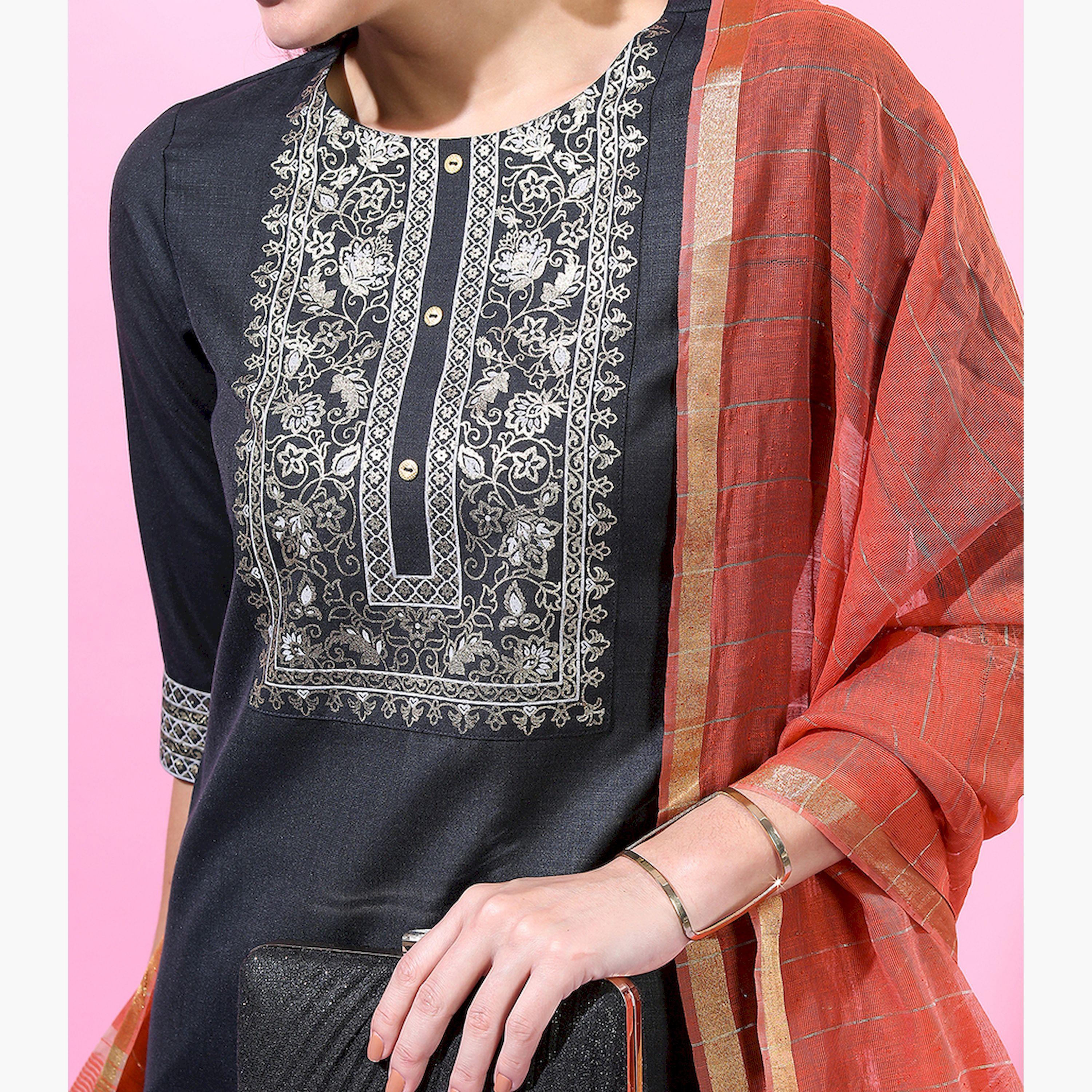 Vishudh X Styli Women Yoke Design Straight Kurta with Trousers & Dupatta-women-clothing-ethnicwear-sareesets-image-4