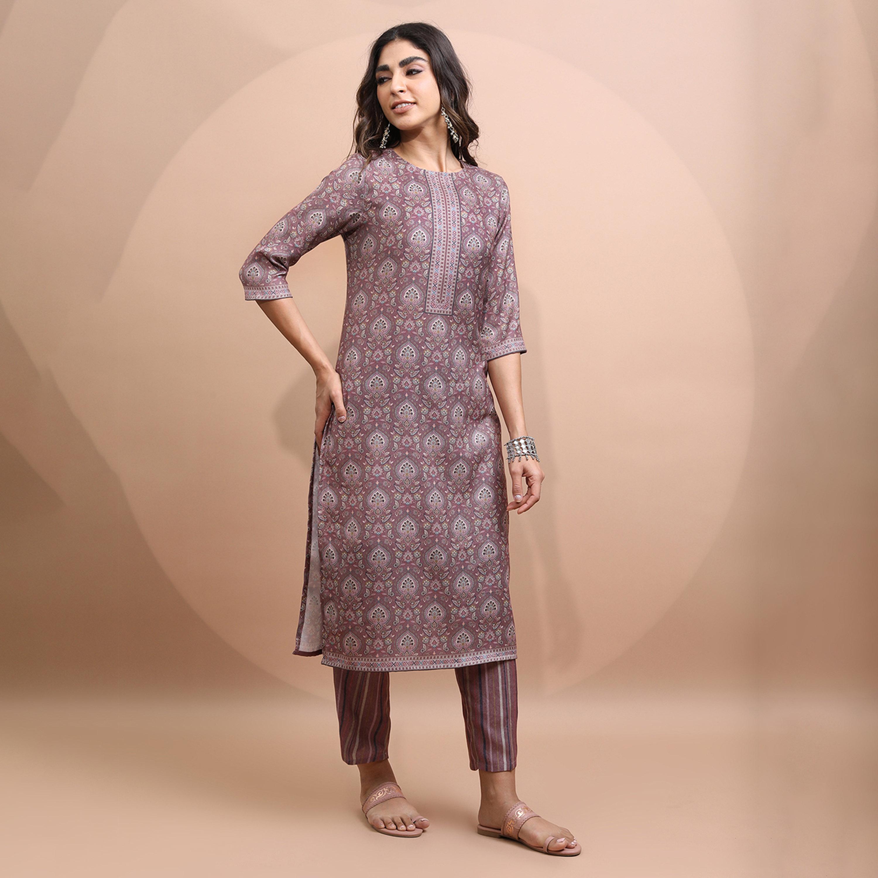 Vishudh X Styli Ethnic Motifs Printed Faux Pashmina Kurta with Trousers-women-clothing-ethnicwear-kurtasets-image-5