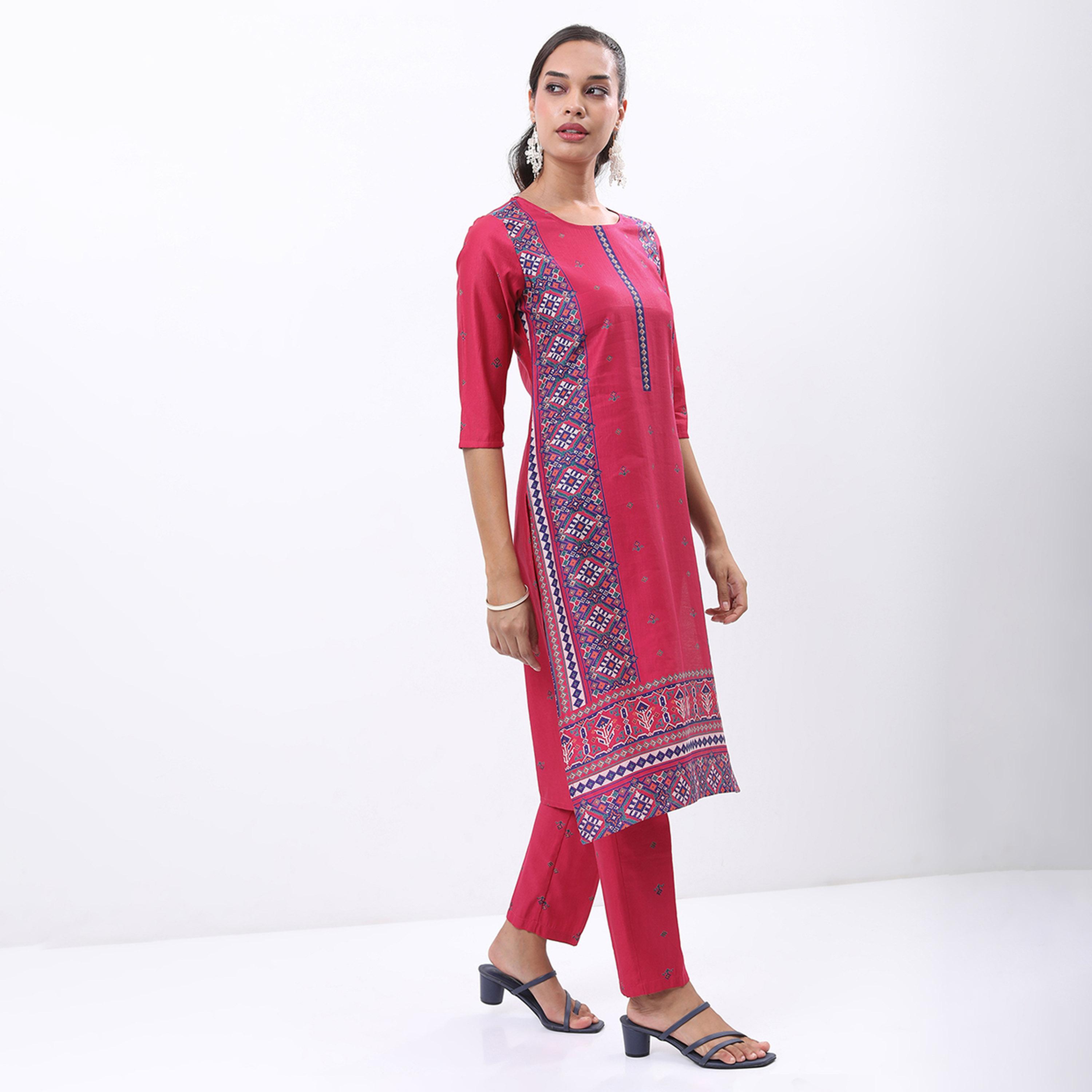 Vishudh X Styli Pink Blue Ethnic Motifs Printed Straight Kurta with Trousers With Dupatta-women-clothing-ethnicwear-sareesets-image-6