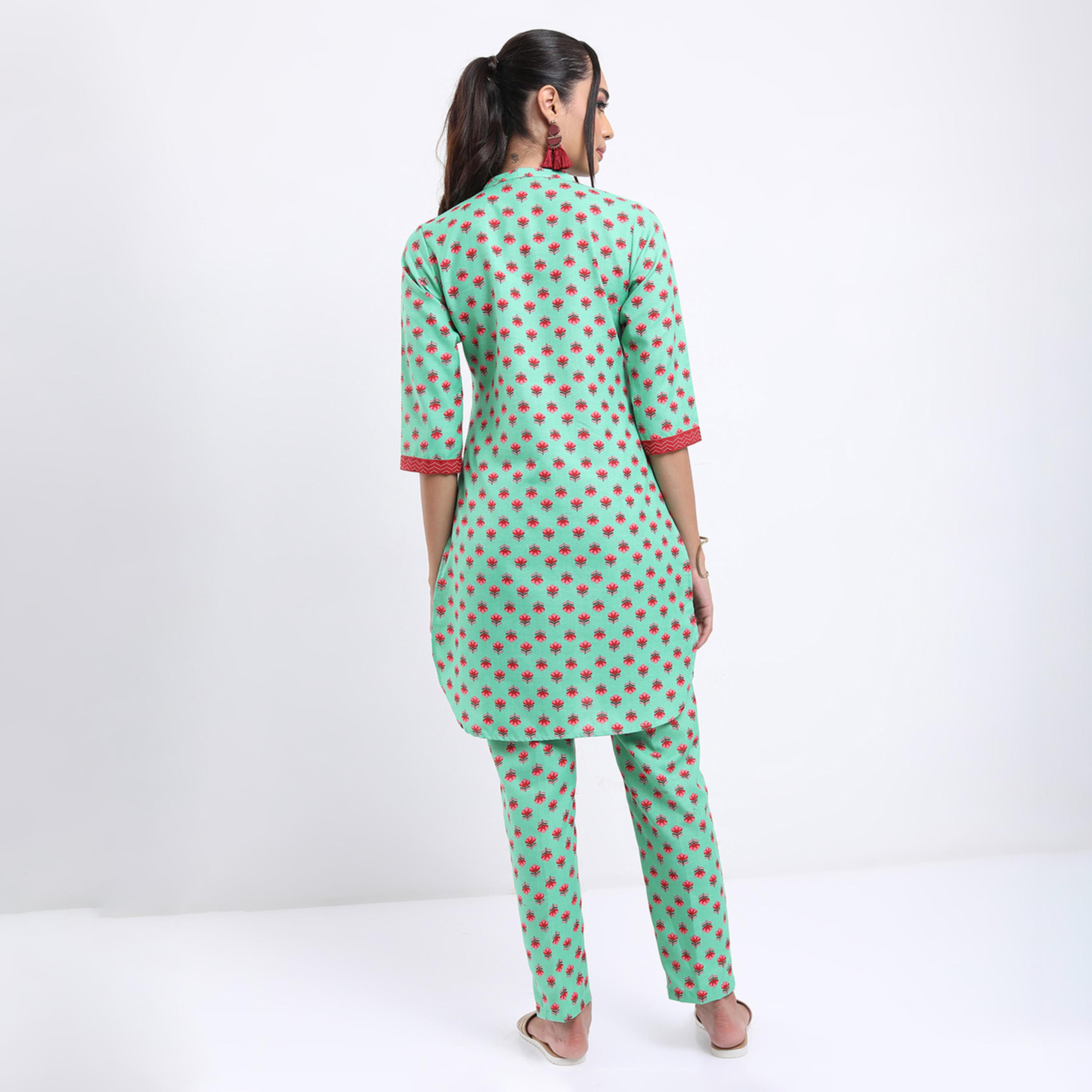 فيشود × ستايلي - كورتا بطبعة زهور مع بنطال-women-clothing-ethnicwear-kurtasets-image-3