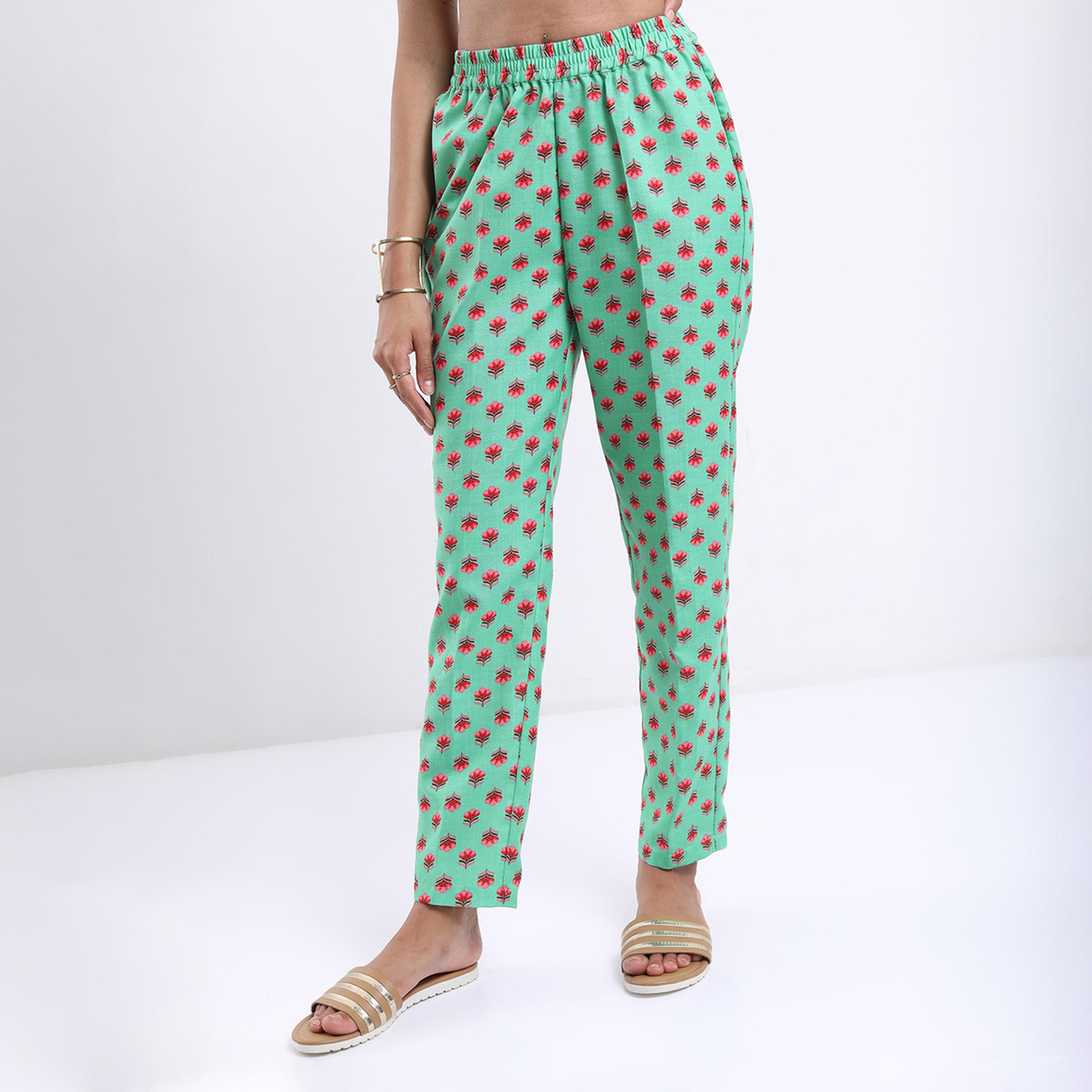 Vishudh X Styli Floral Printed Kurta with Trousers-women-clothing-ethnicwear-kurtasets-image-7