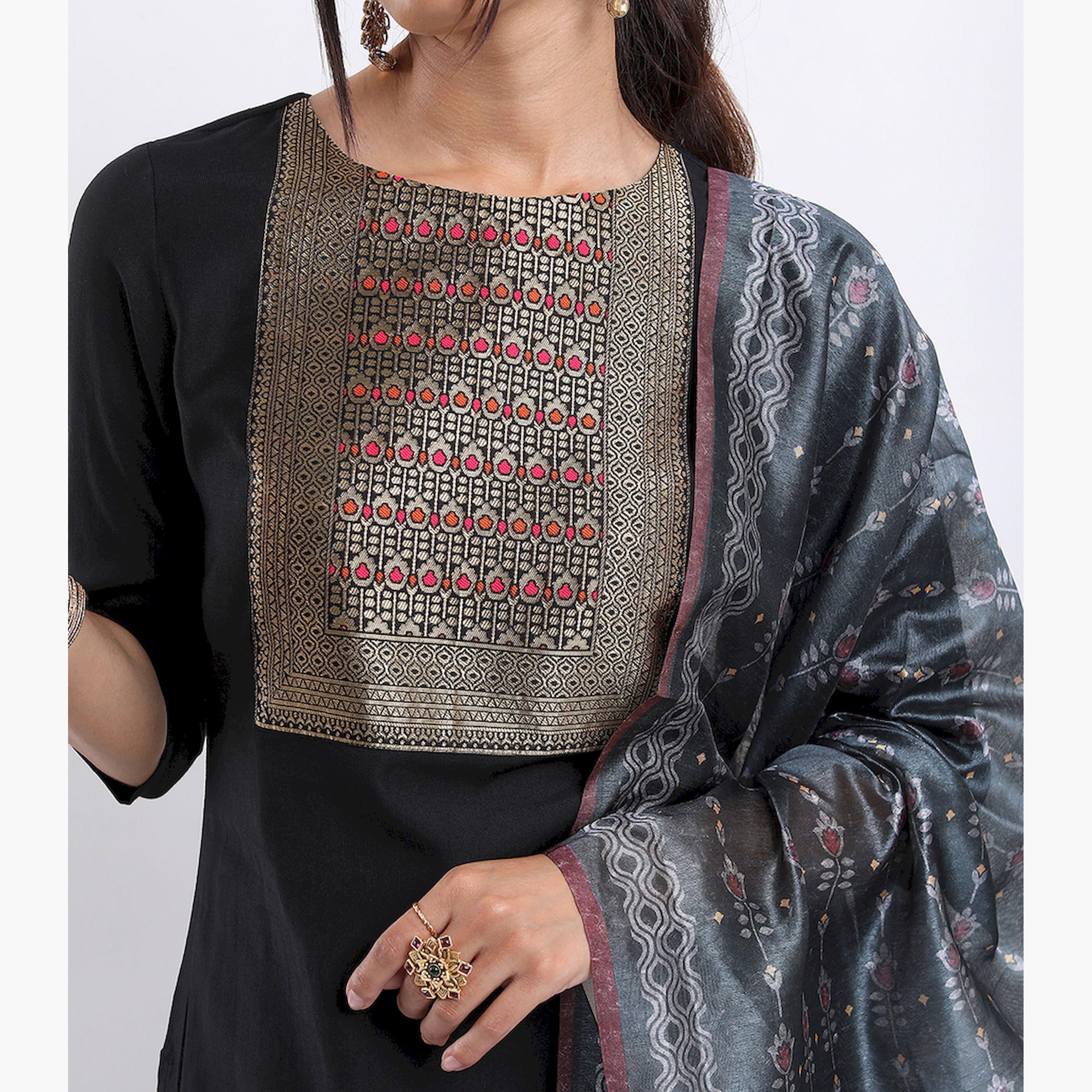 Vishudh X Styli Ethnic Motifs Yoke Design Straight Kurta with Palazzos With Dupatta-women-clothing-ethnicwear-sareesets-image-4
