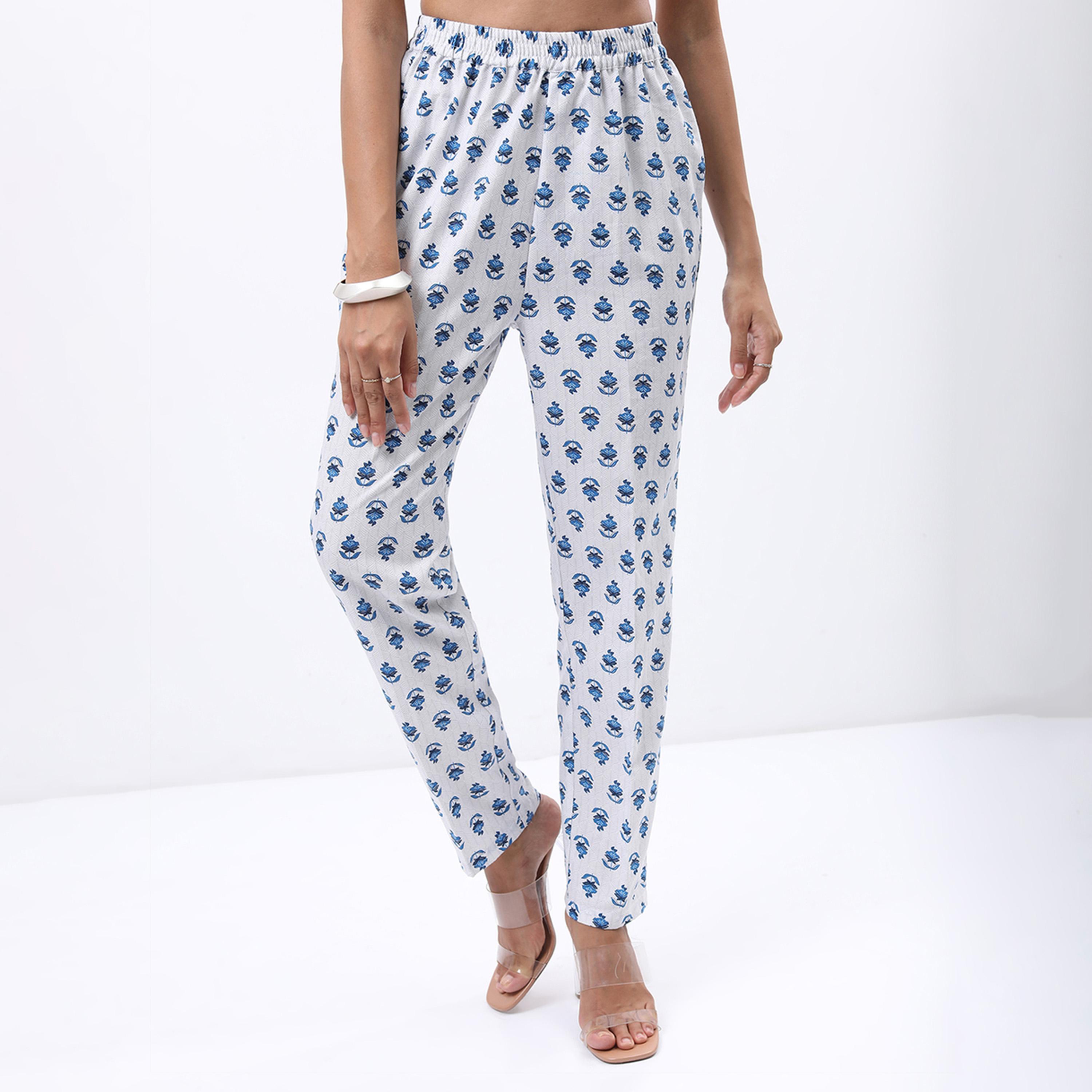 Vishudh X Styli White & Blue Floral Printed Kurta With Trousers & Dupatta-women-clothing-ethnicwear-sareesets-image-8
