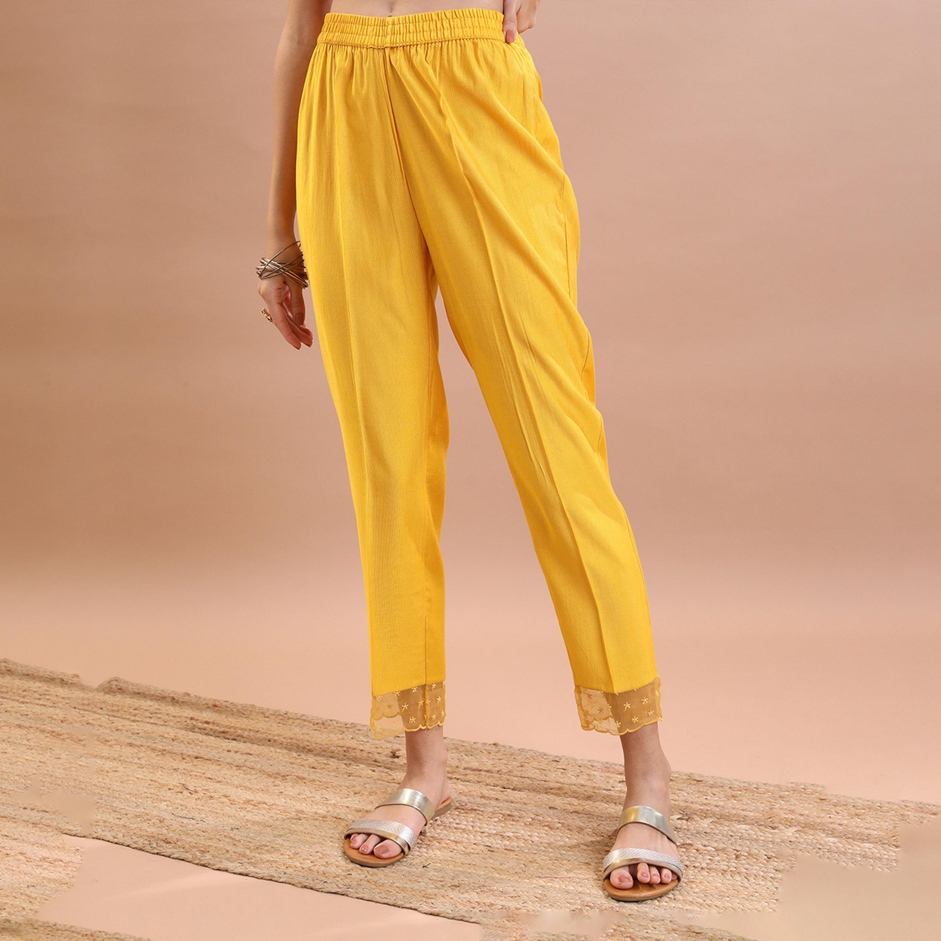 فيشود × ستايلي - كورتا مطرزة بالزهور مع بنطال ووشاح-women-clothing-ethnicwear-sareesets-image-7