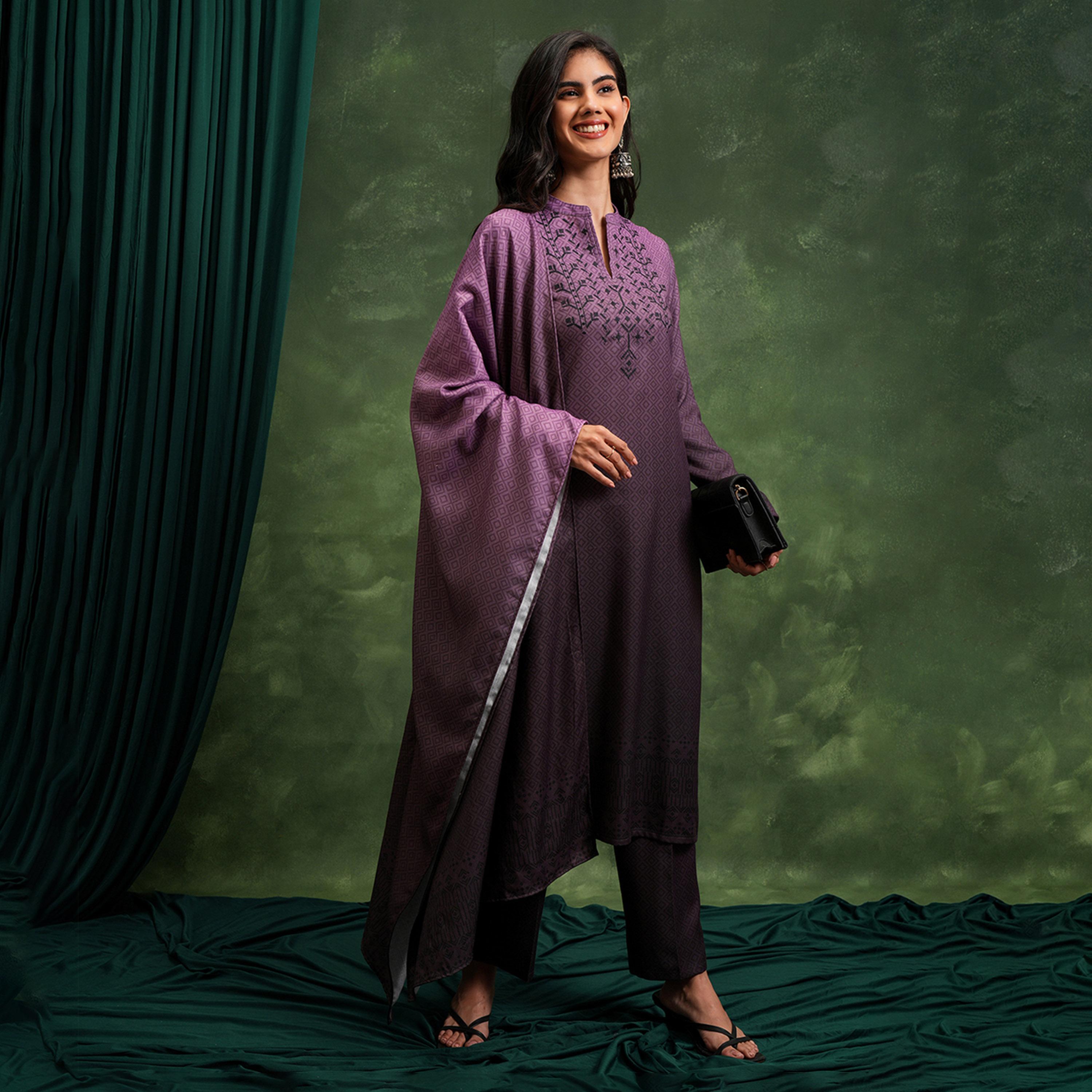 فيشود × ستايلي - كورتا مستقيمة مطبوعة بياقة مطرزة مع بنطال ووشاح - موف-women-clothing-ethnicwear-sareesets-image-1