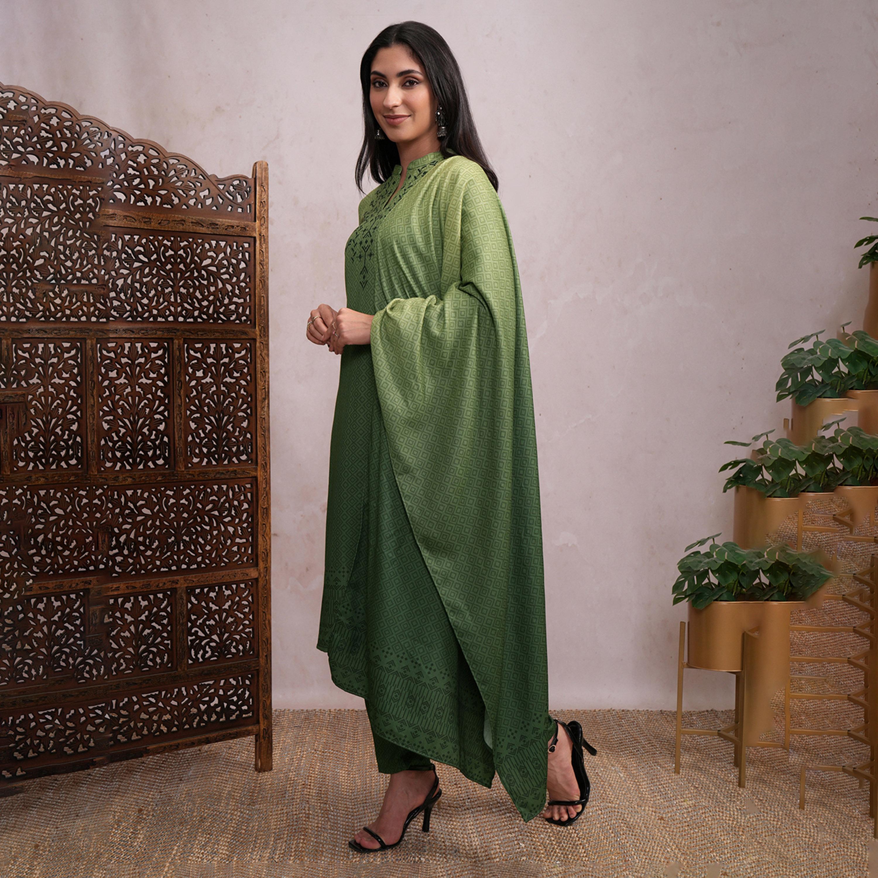 Vishudh X Styli Green Printed Yoke Design Thread Work Straight Kurta with Trousers & Dupatta-women-clothing-ethnicwear-sareesets-image-2