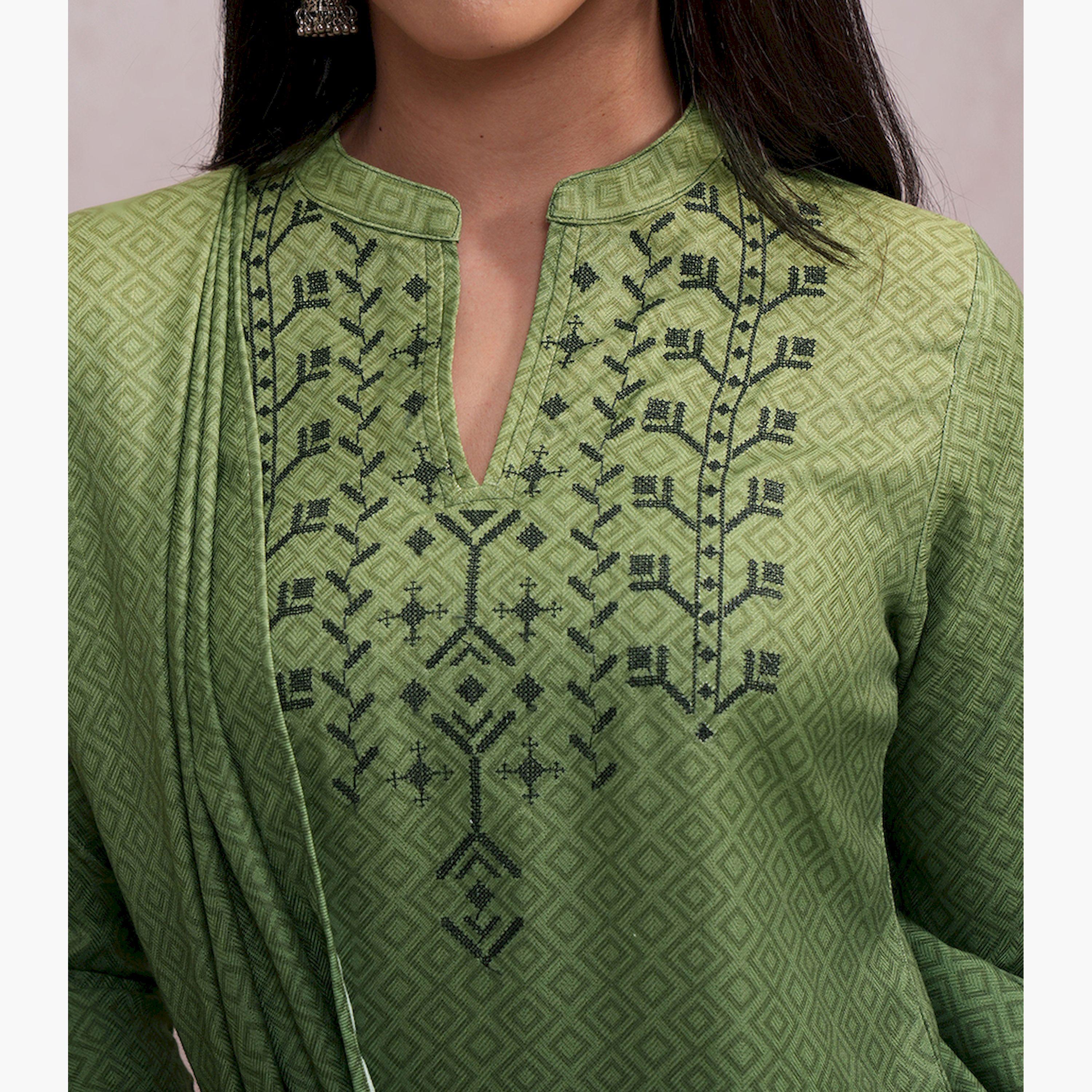 Vishudh X Styli Green Printed Yoke Design Thread Work Straight Kurta with Trousers & Dupatta-women-clothing-ethnicwear-sareesets-image-5