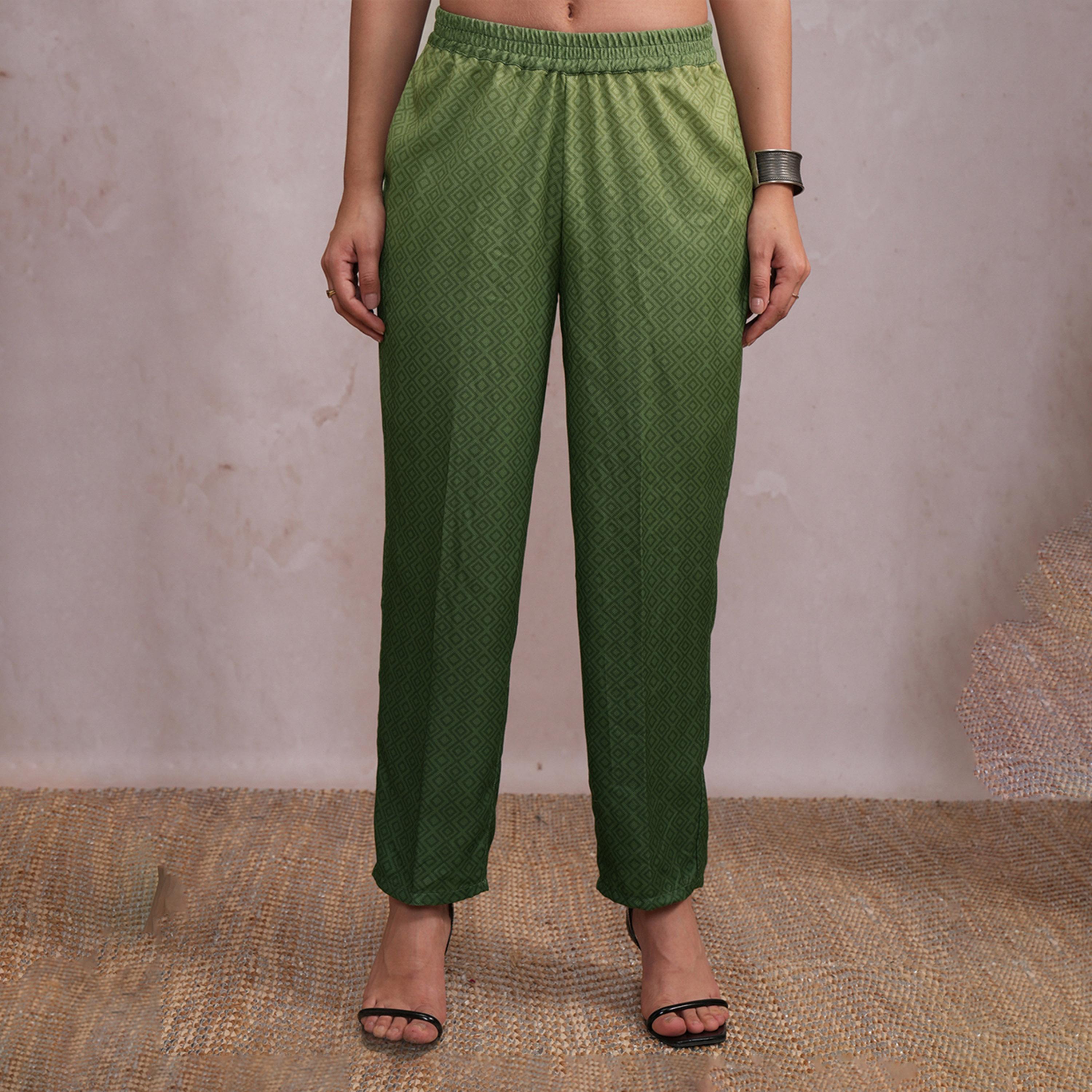 فيشود × ستايلي - كورتا مستقيمة مطبوعة بياقة مطرزة مع بنطال ووشاح - أخضر-women-clothing-ethnicwear-sareesets-image-7