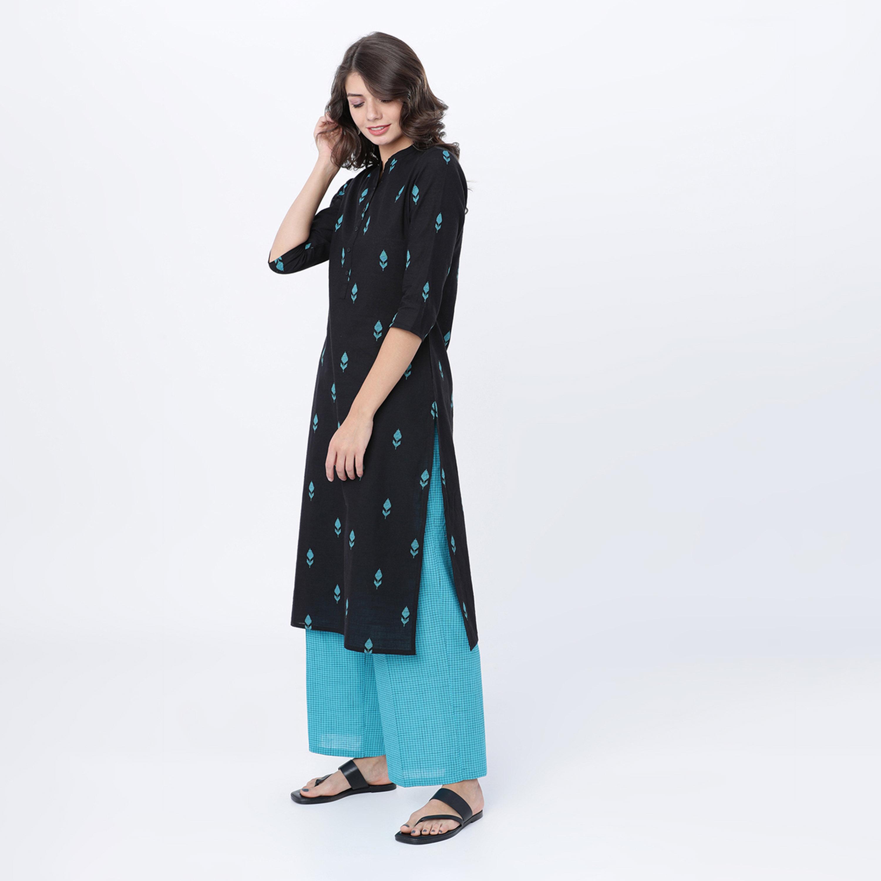 فيشود × ستايلي - كورتا مطبوعة مع بنطال بالازو باللون الأسود للنساء-women-clothing-ethnicwear-kurtasets-image-2