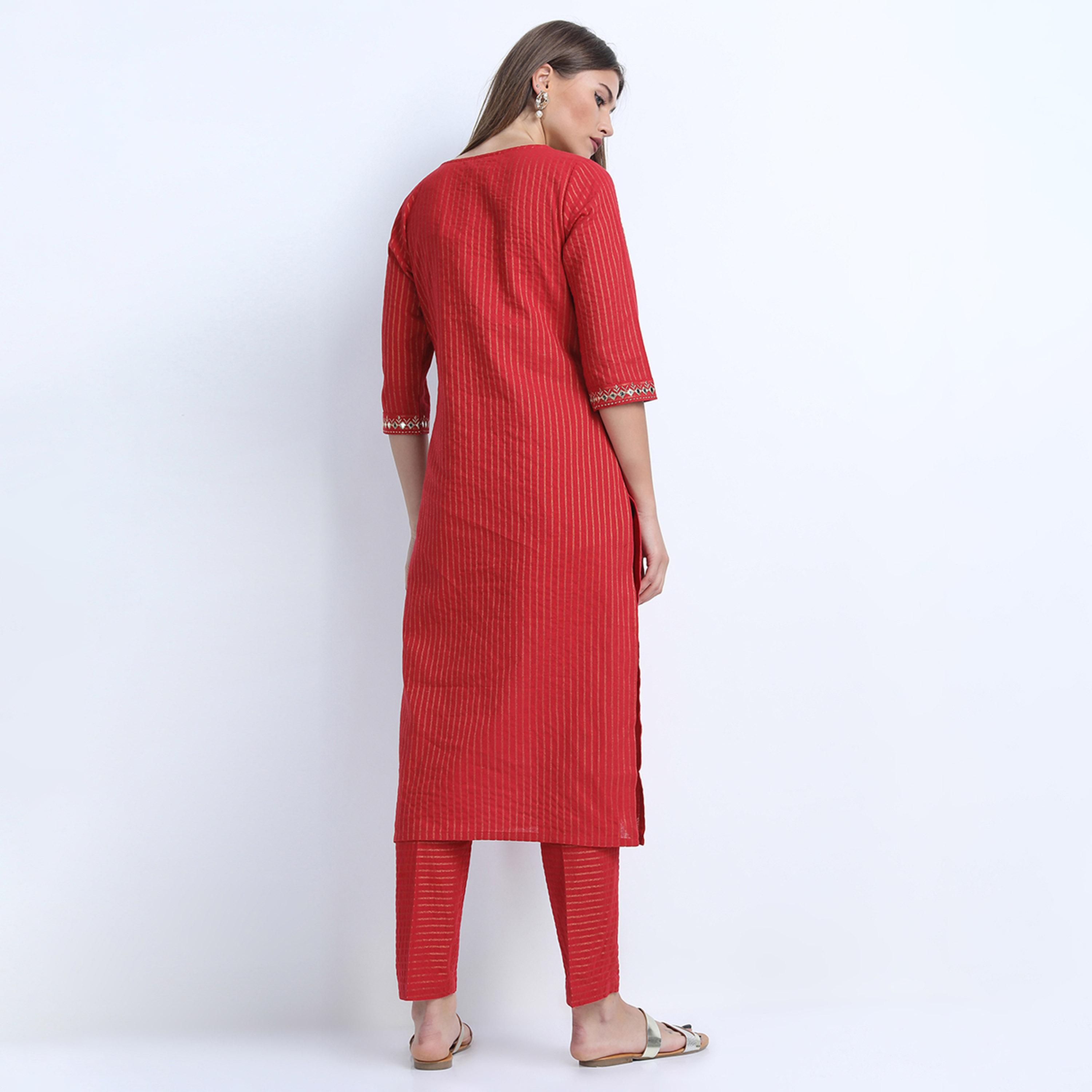 فيشود × ستايلي - كورتا نسائية مطرزة من القطن الخالص مع بنطال - أحمر-women-clothing-ethnicwear-kurtasets-image-3