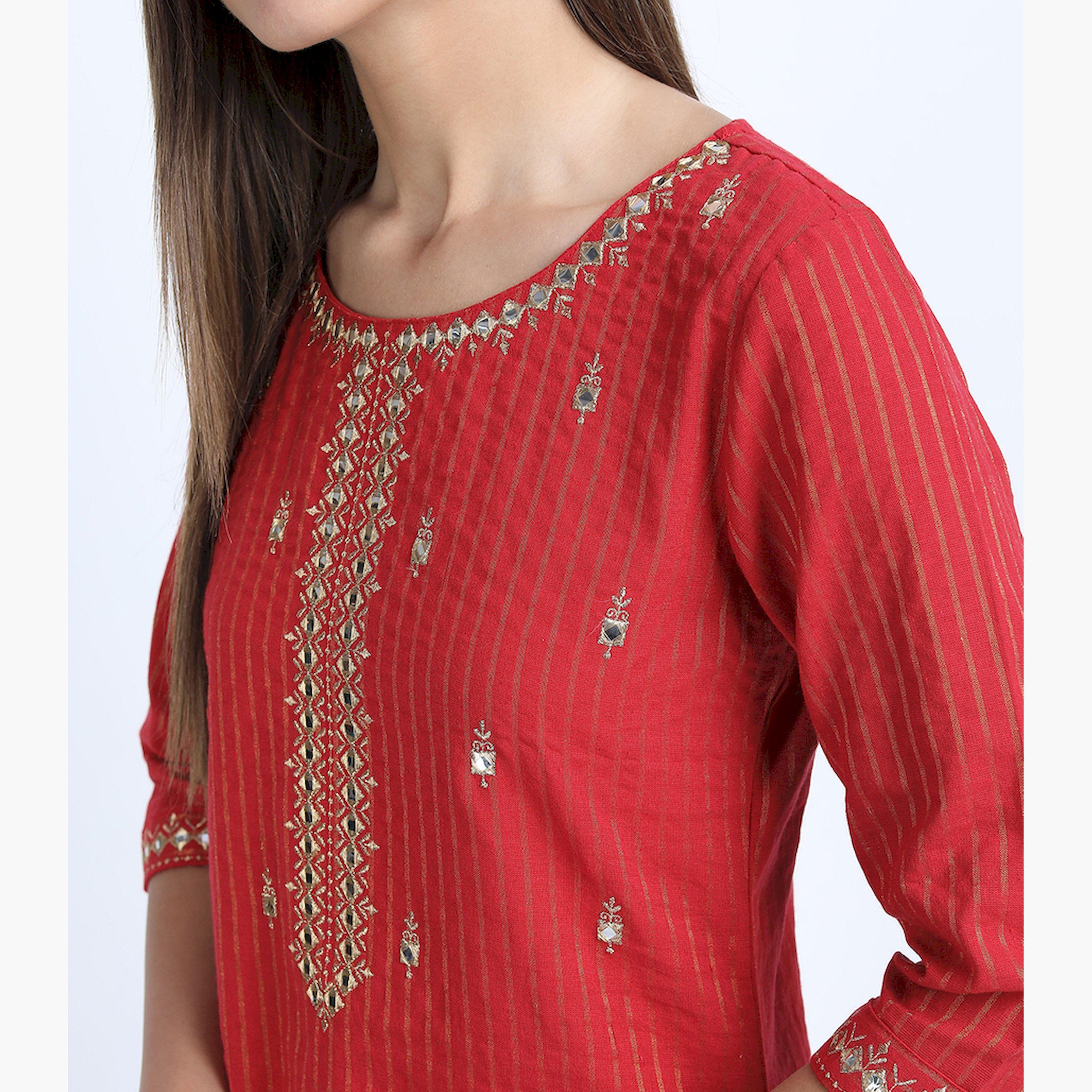 فيشود × ستايلي - كورتا نسائية مطرزة من القطن الخالص مع بنطال - أحمر-women-clothing-ethnicwear-kurtasets-image-4