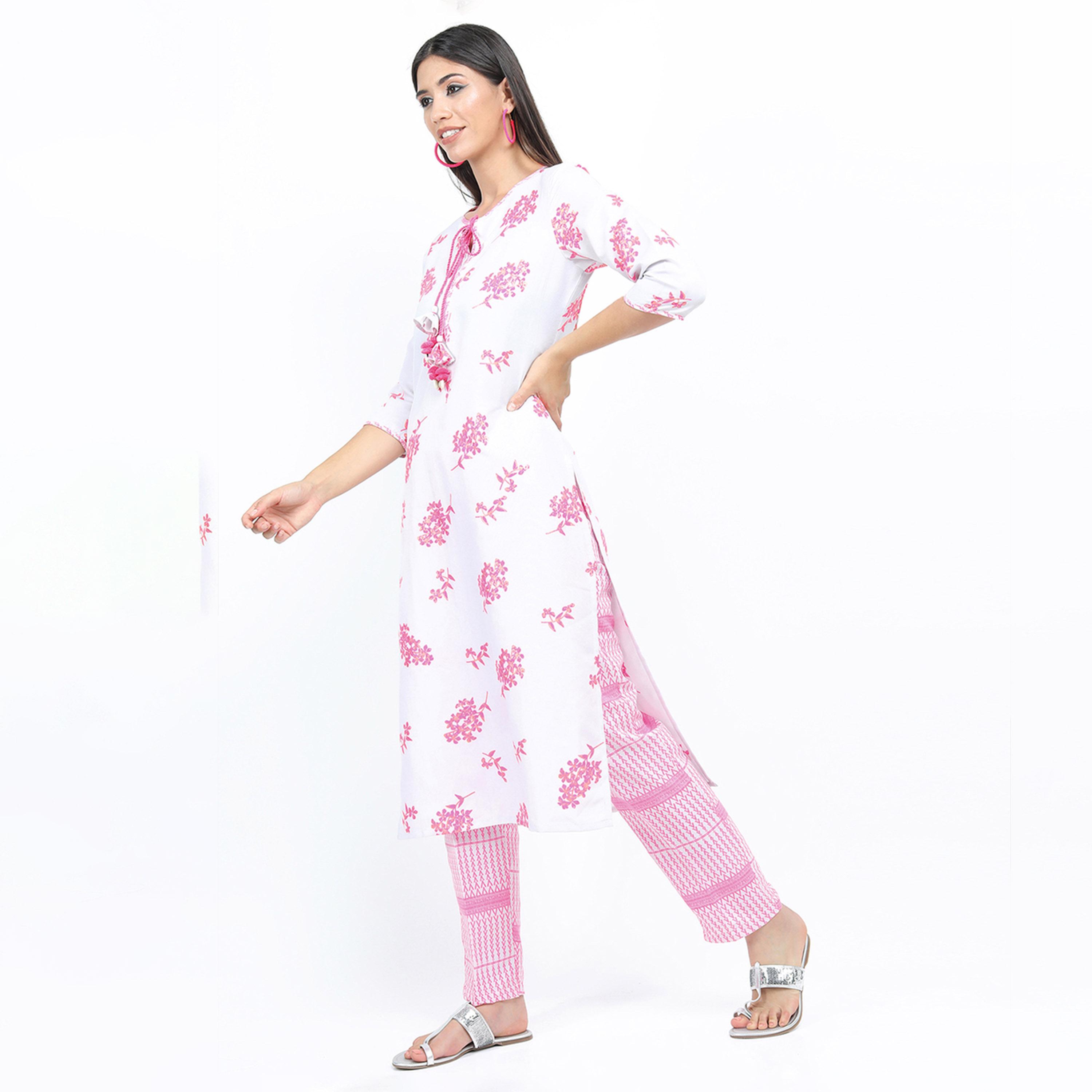 فيشود × ستايلي - كورتا بطبعة زهور مع بنطال باللونين الوردي والأبيض للنساء-women-clothing-ethnicwear-kurtasets-image-2