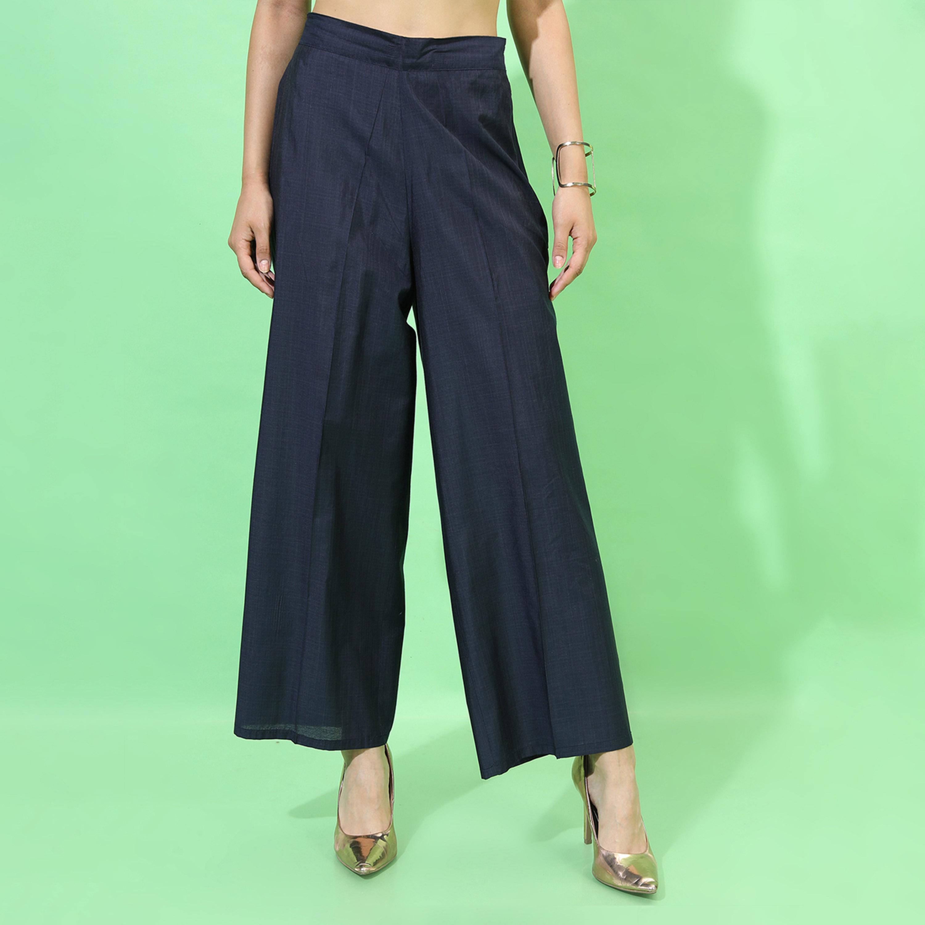 فيشود × ستايلي - كورتا بطبعة زهور وخصر امباير باللون الكحلي مع بنطال بالازو للنساء-women-clothing-ethnicwear-kurtasets-image-7