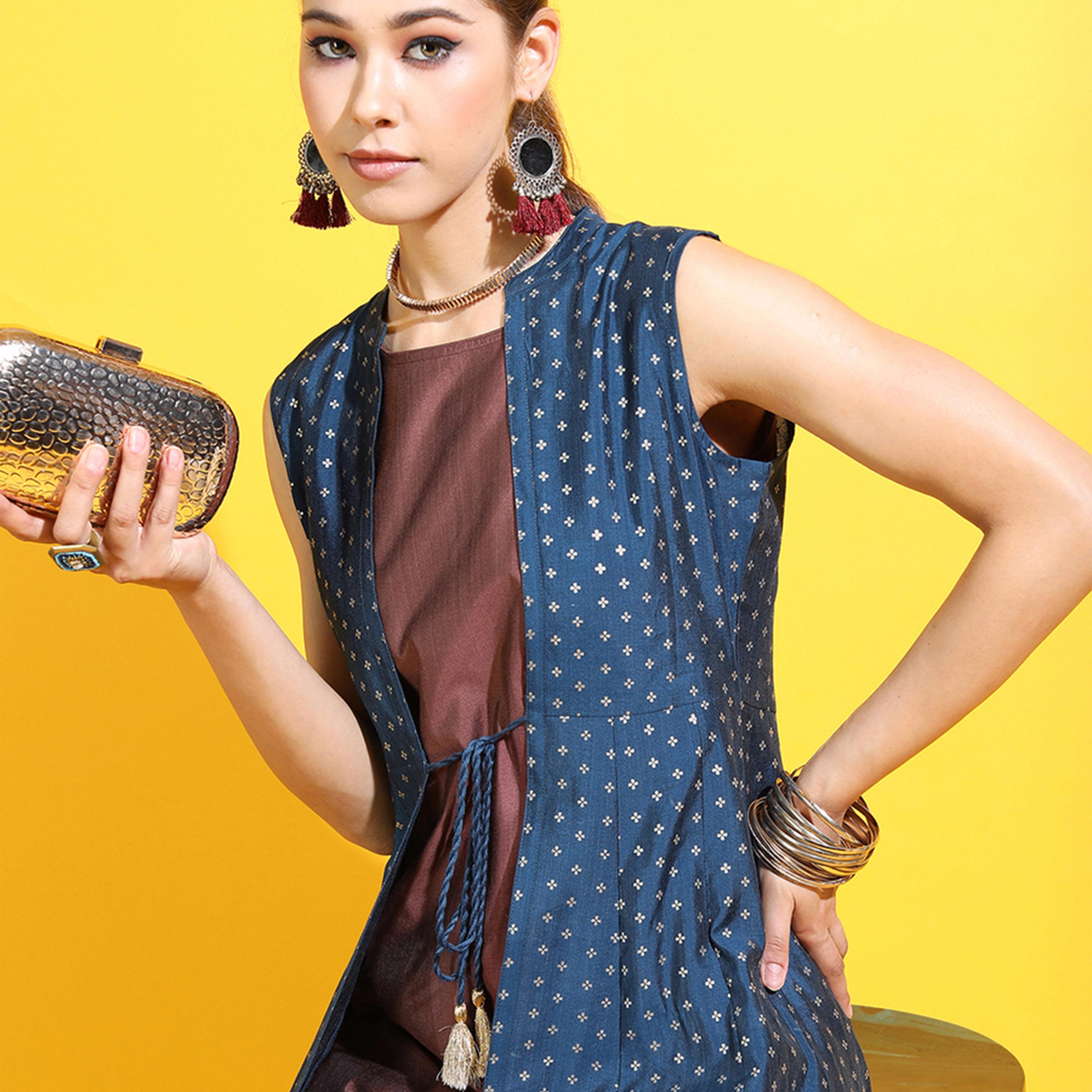 فيشود × ستايلي - كورتا نسائية بنقشات عرقية مع بنطال وسترة-women-clothing-ethnicwear-kurtasets-image-2