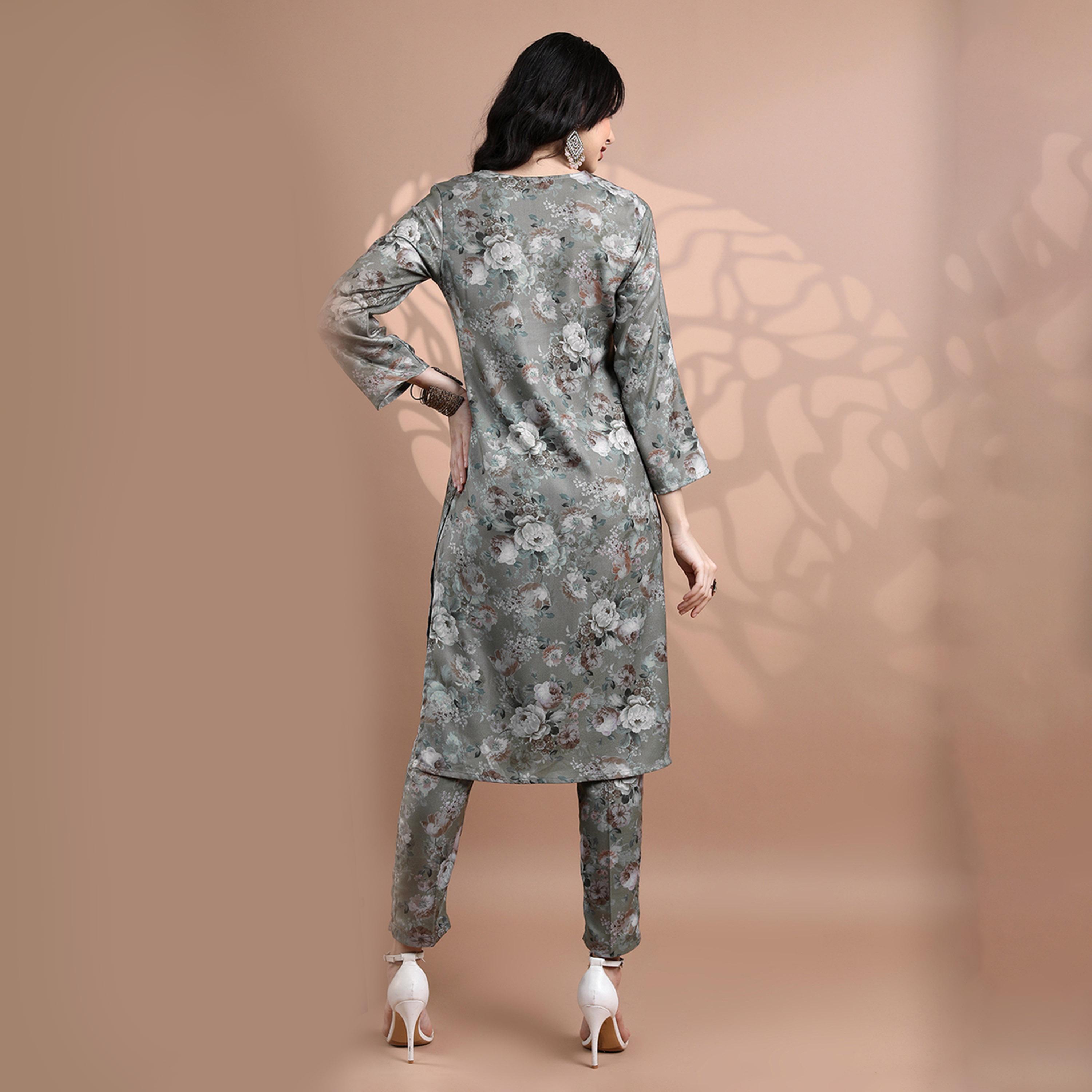 فيشود × ستايلي - كورتا بطبعة زهور مع بنطال-women-clothing-ethnicwear-kurtasets-image-3