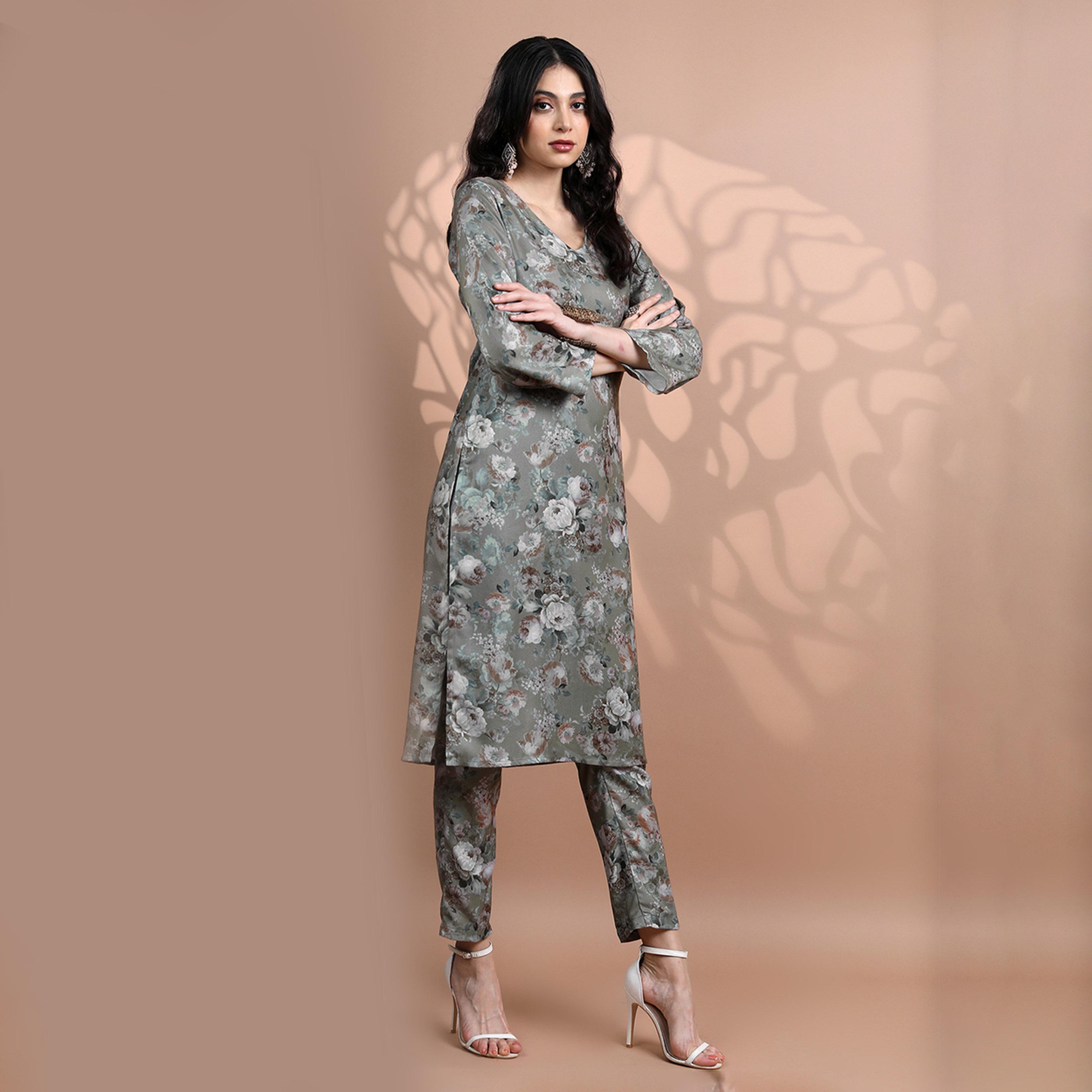 فيشود × ستايلي - كورتا بطبعة زهور مع بنطال-women-clothing-ethnicwear-kurtasets-image-5