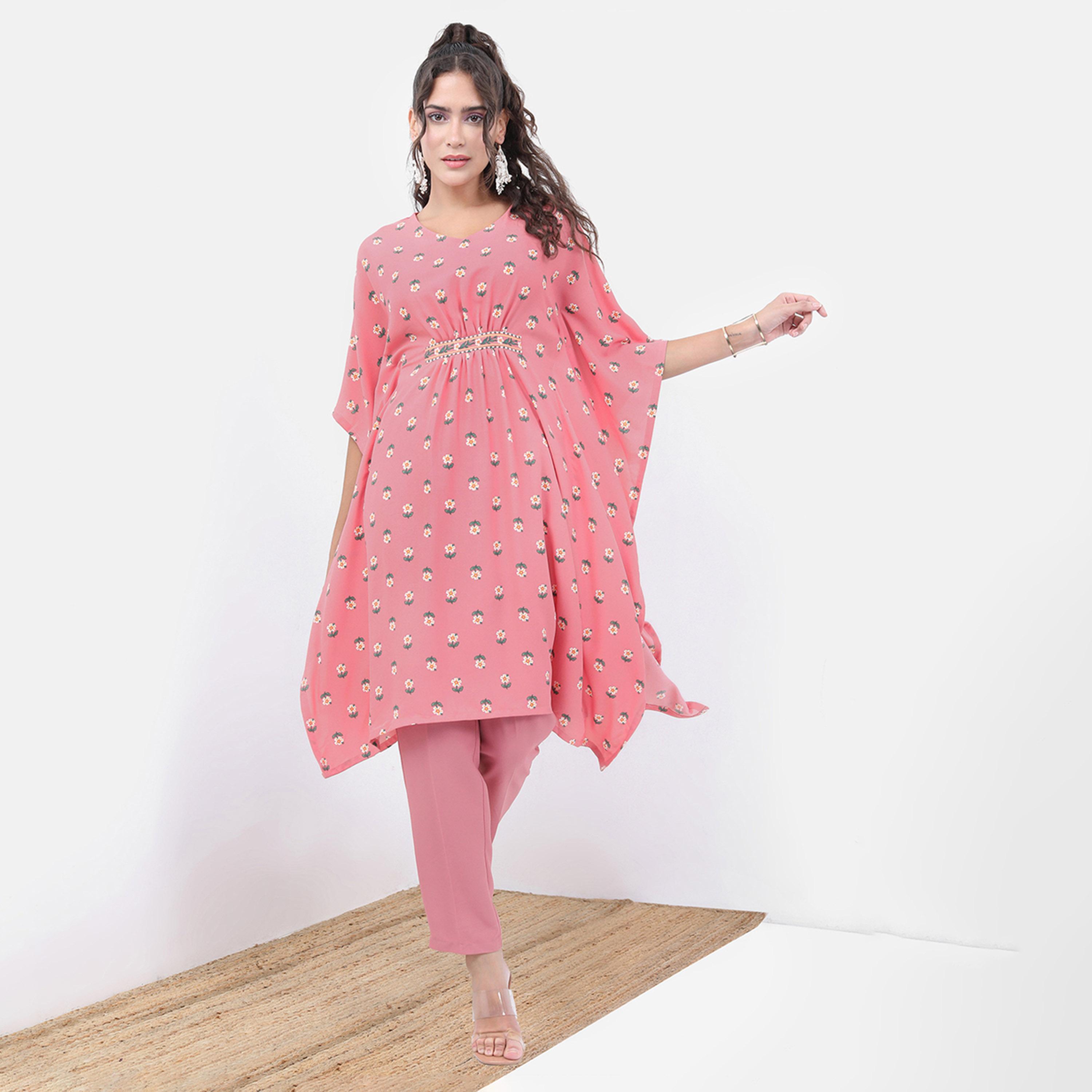 فيشود × ستايلي - قفطان بطبعة زهور بفتحة رقبة على شكل V مع بنطال - وردي-women-clothing-ethnicwear-kurtasets-image-1