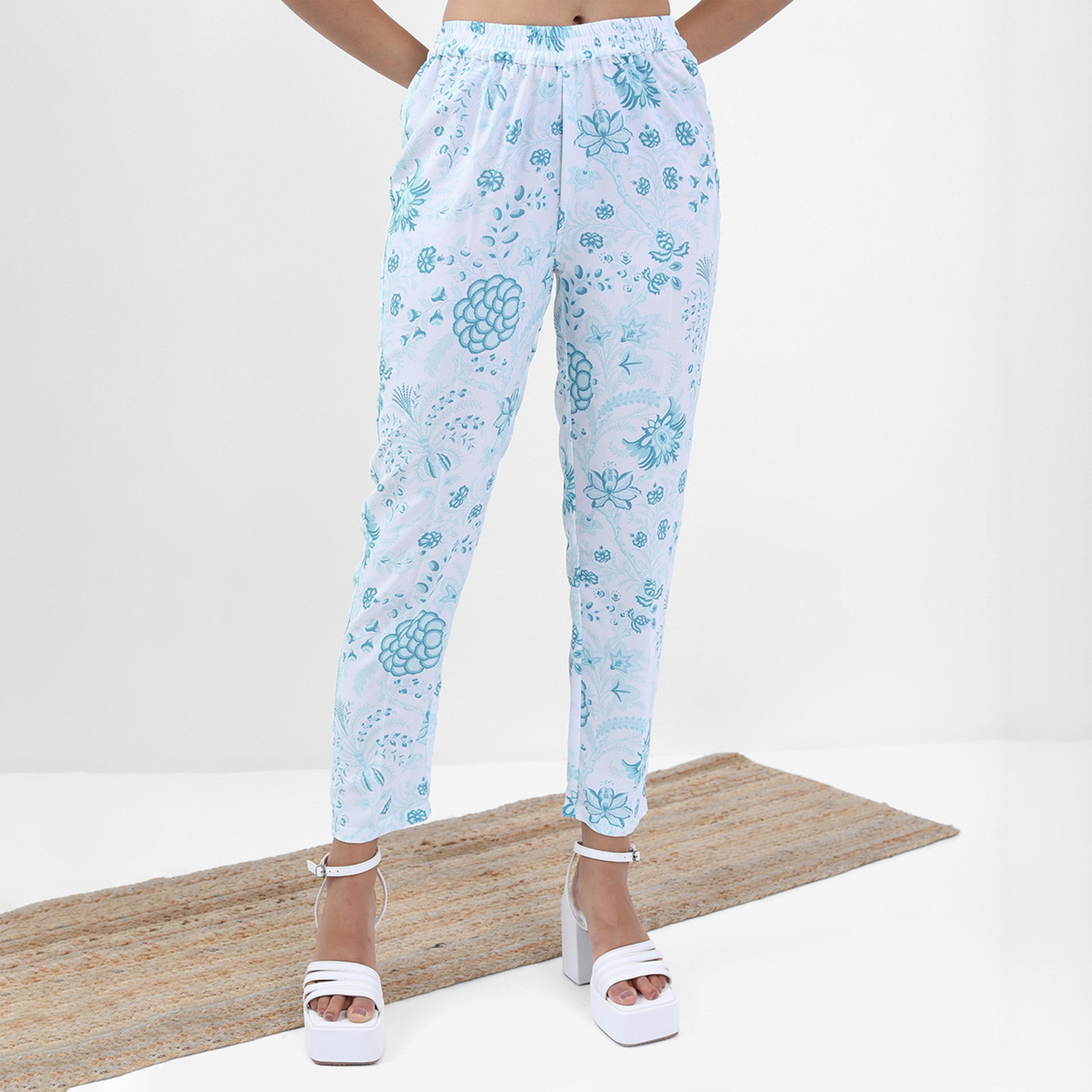Vishudh X Styli Floral Printed Straight Regular Kurta with Trousers-women-clothing-ethnicwear-kurtasets-image-7