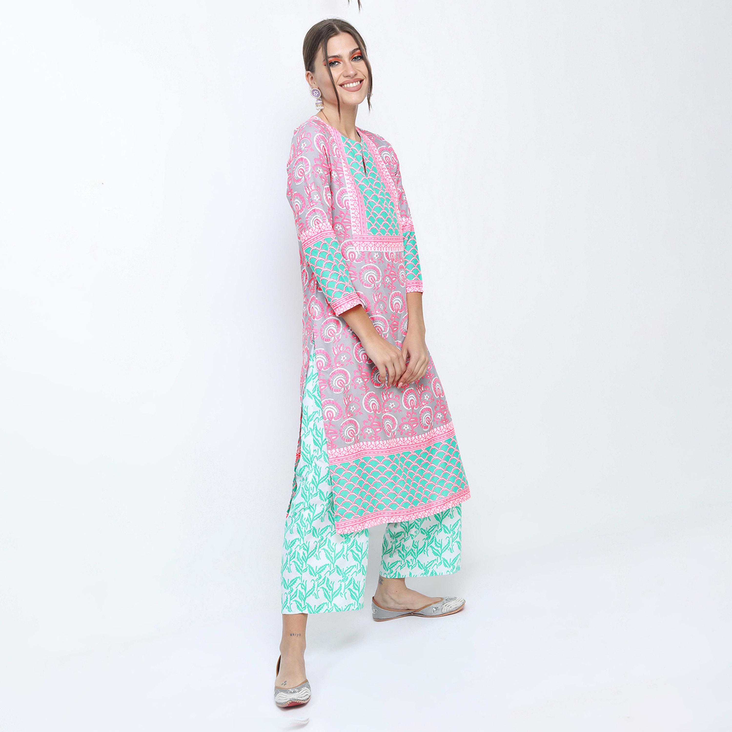 Vishudh X Styli Women Grey Floral Printed Straight Kurti with Trousers & Dupatta-women-clothing-ethnicwear-sareesets-image-5