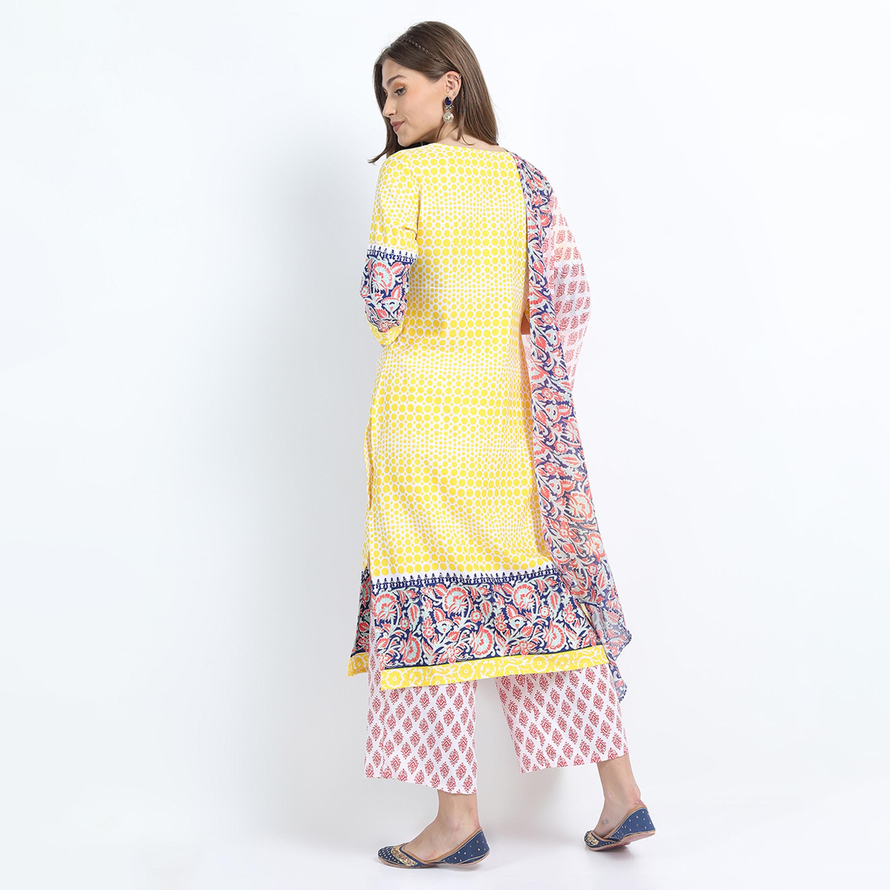 فيشود × ستايلي - كورتا نسائية مطبوعة بزخارف عرقية مع بنطال بالازو ووشاح دوباتا - أصفر-women-clothing-ethnicwear-sareesets-image-3