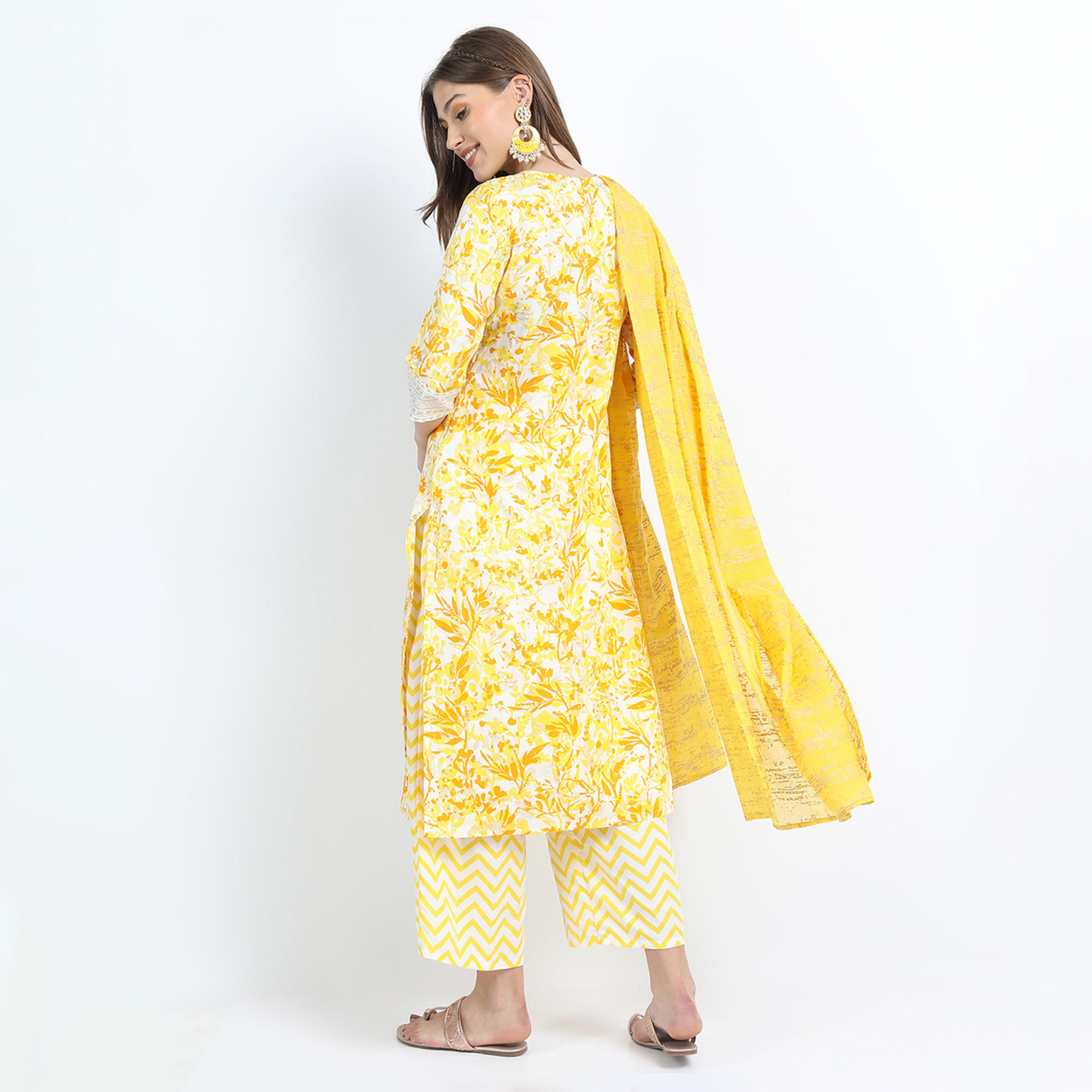 فيشود × ستايلي - كورتا نسائية مطبوعة مع بنطال ووشاح - أصفر خردلي-women-clothing-ethnicwear-sareesets-image-3
