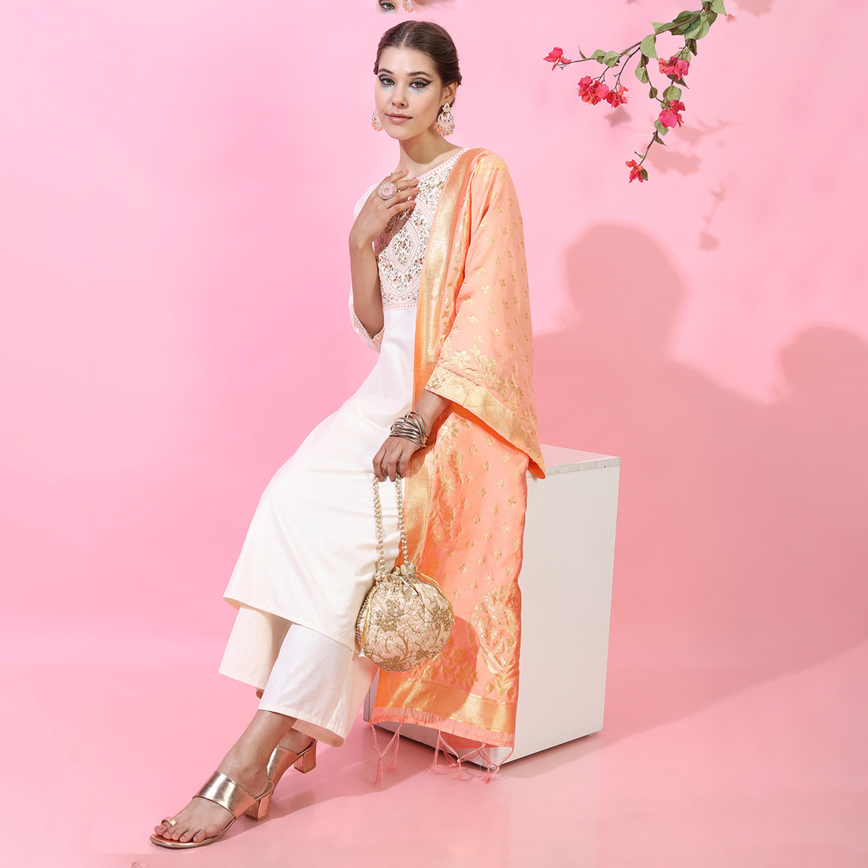 فيشود × ستايلي - كورتي نسائي بياقة مزينة مع بنطال ووشاح - كريمي-women-clothing-ethnicwear-sareesets-image-1