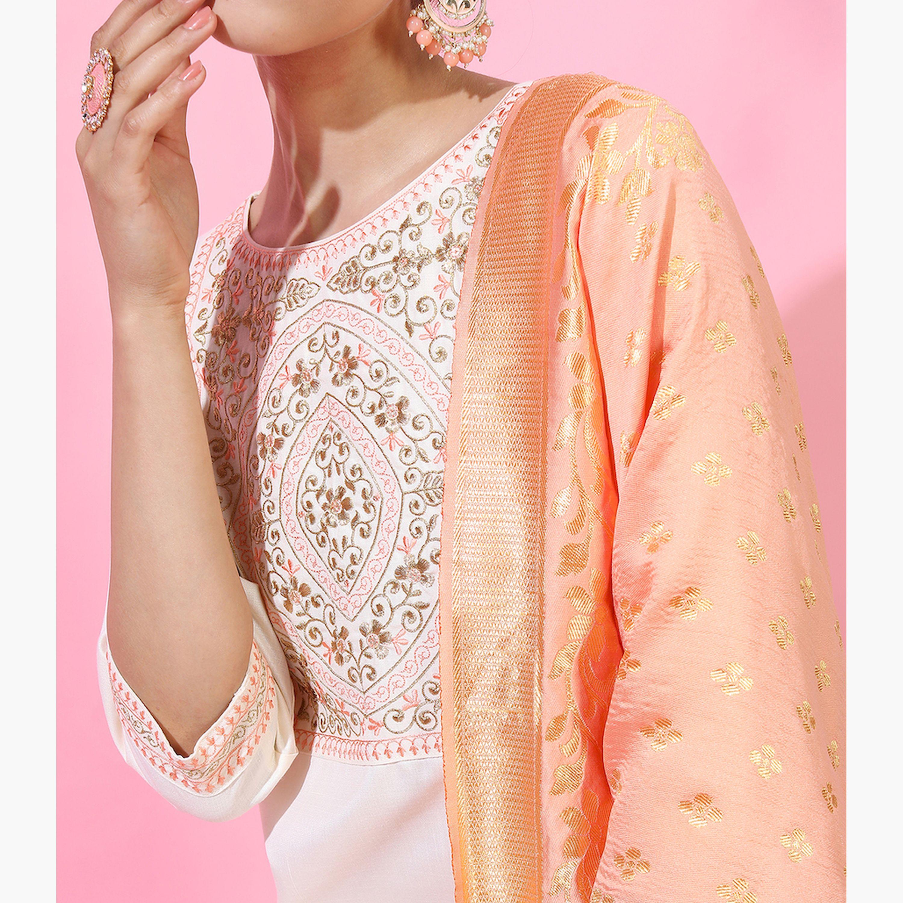 فيشود × ستايلي - كورتي نسائي بياقة مزينة مع بنطال ووشاح - كريمي-women-clothing-ethnicwear-sareesets-image-5