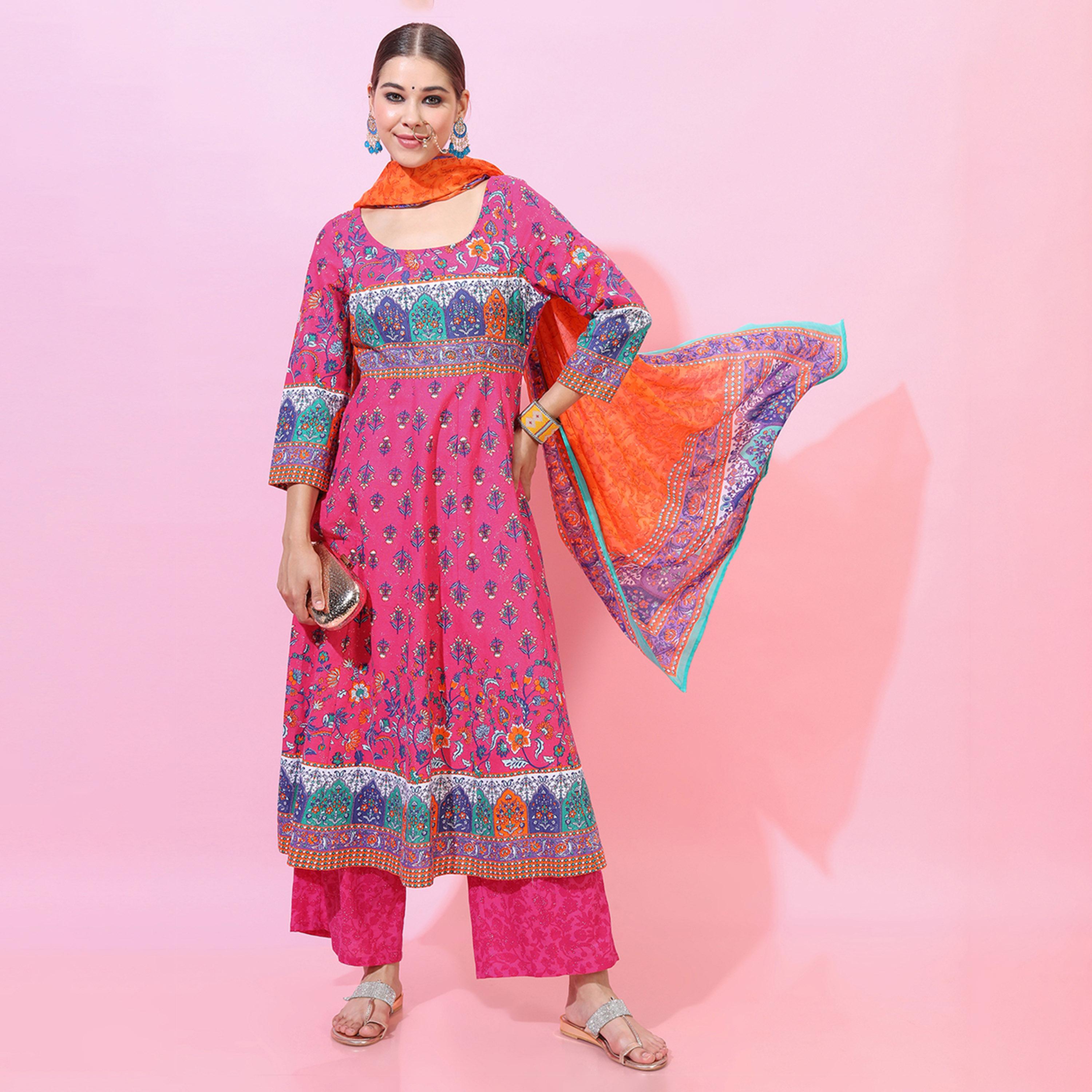فيشود × ستايلي - كورتا من القطن الخالص بطبعة أزهار مع بنطال ووشاح باللون الوردي للنساء-women-clothing-ethnicwear-sareesets-image-1