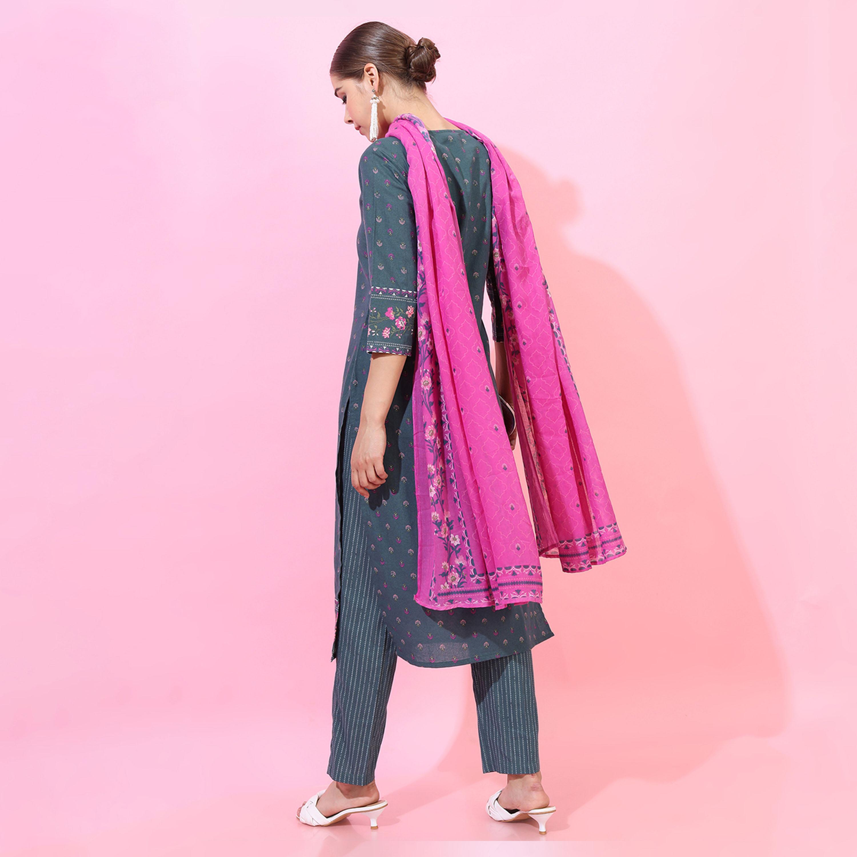 فيشود × ستايلي - كورتا نسائية مورّدة من القطن الخالص باللون الأخضر مع بنطال ووشاح-women-clothing-ethnicwear-sareesets-image-3