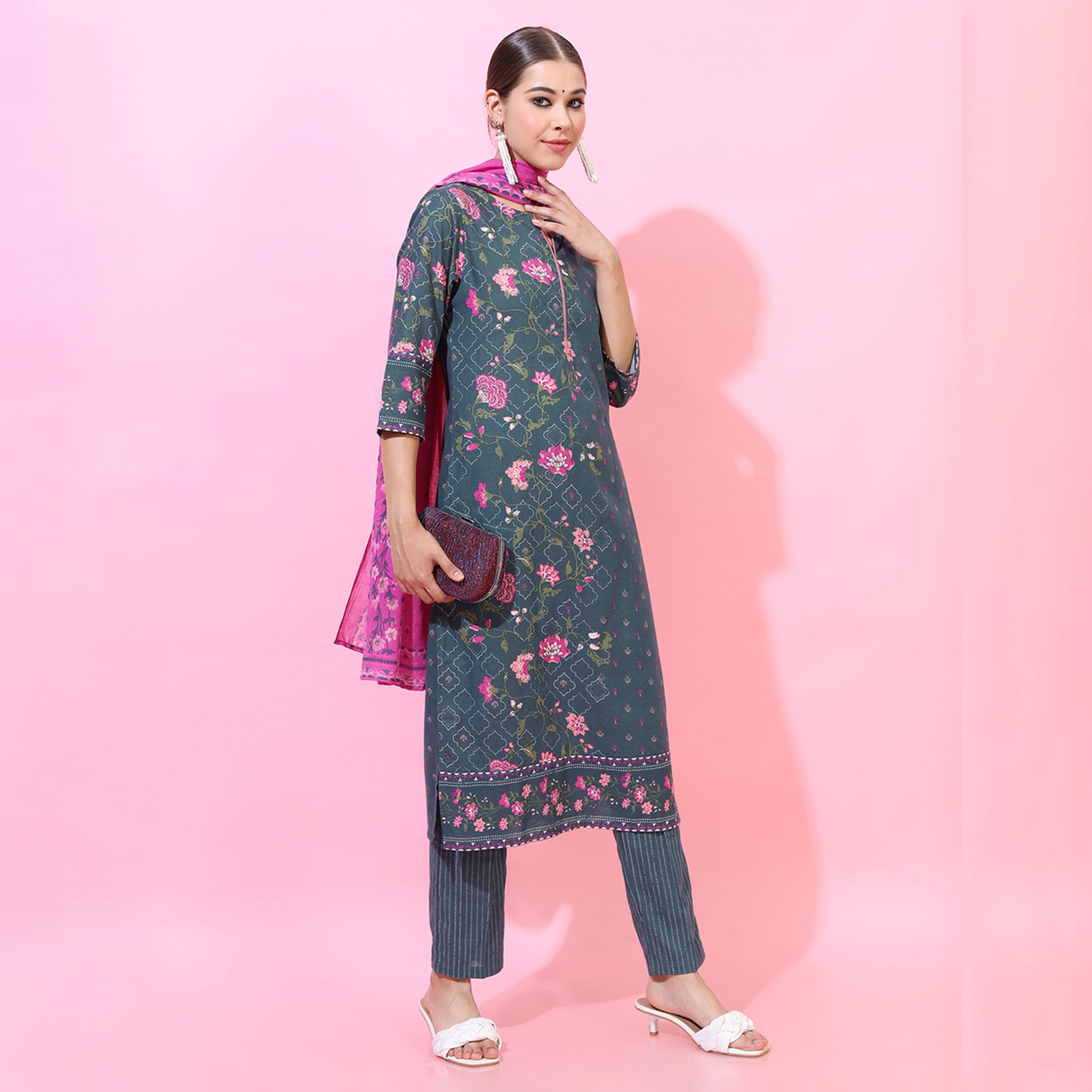 فيشود × ستايلي - كورتا نسائية مورّدة من القطن الخالص باللون الأخضر مع بنطال ووشاح-women-clothing-ethnicwear-sareesets-image-5