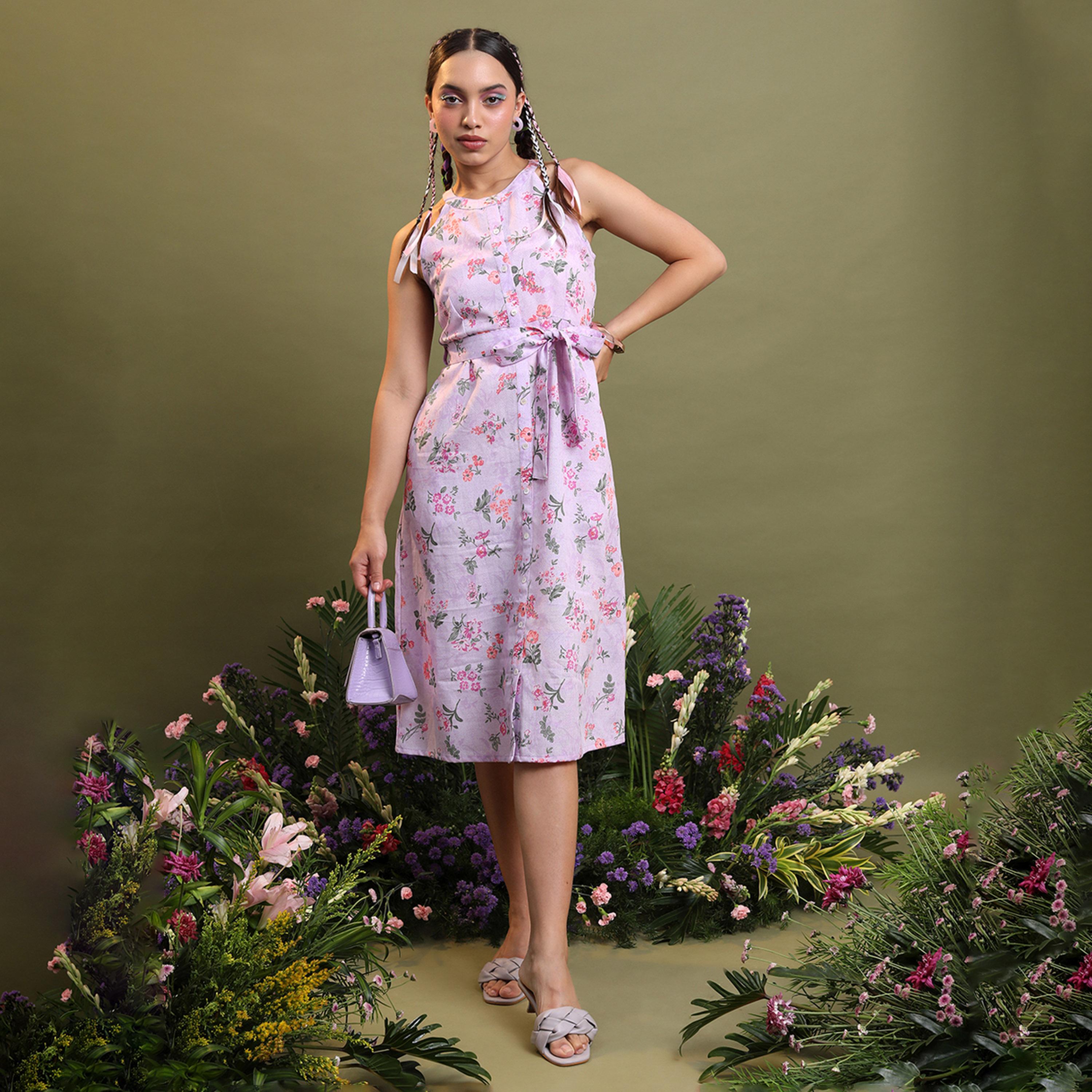فيشود × ستايلي - فستان متوسط الطول بقصة A وطبعة زهور لافندر وياقة هالتر-women-clothing-dresses-image-4
