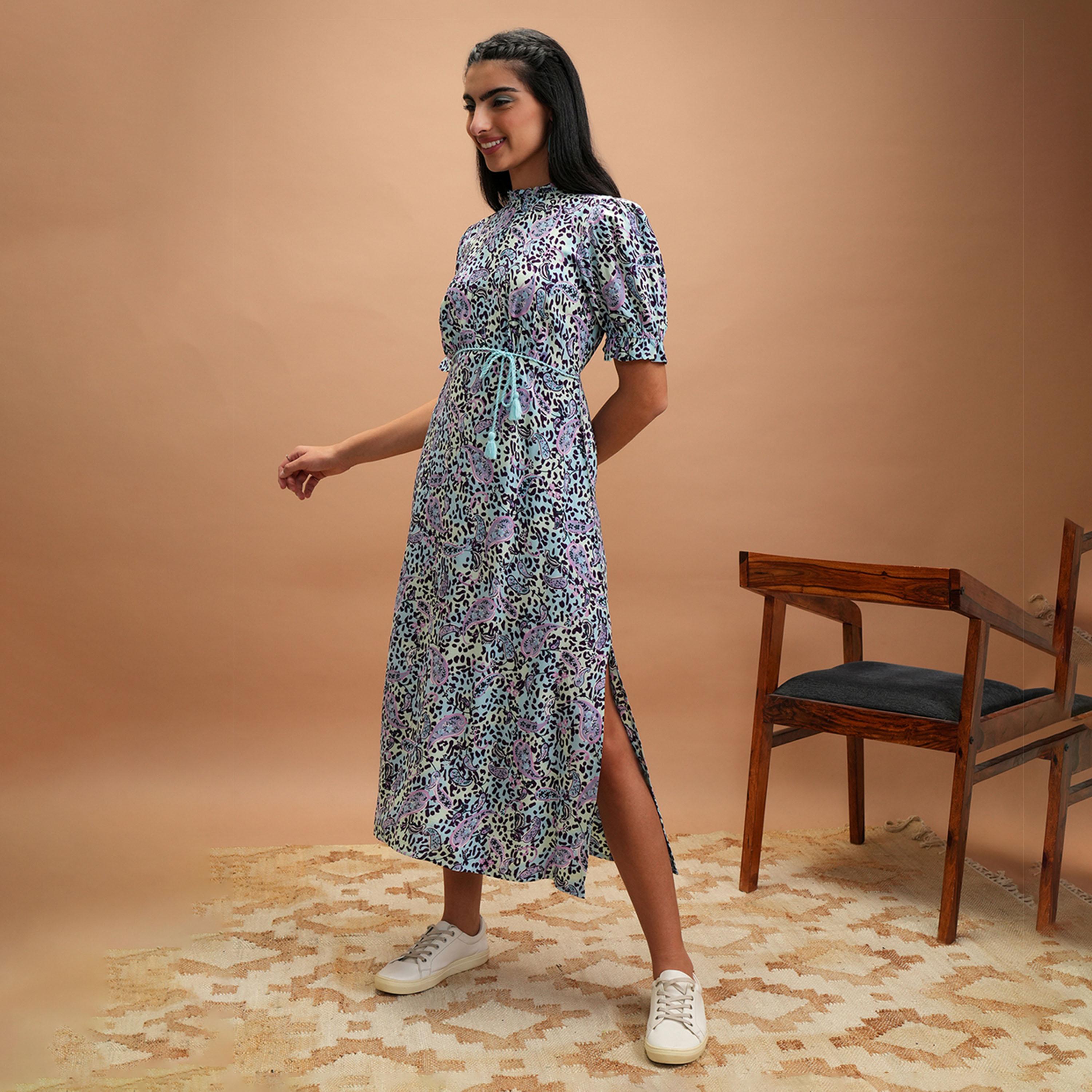 فيشود × ستايلي - فستان متوسط الطول بقصّة واسعة وطبعة زهور - أزرق وبنفسجي-women-clothing-dresses-image-3
