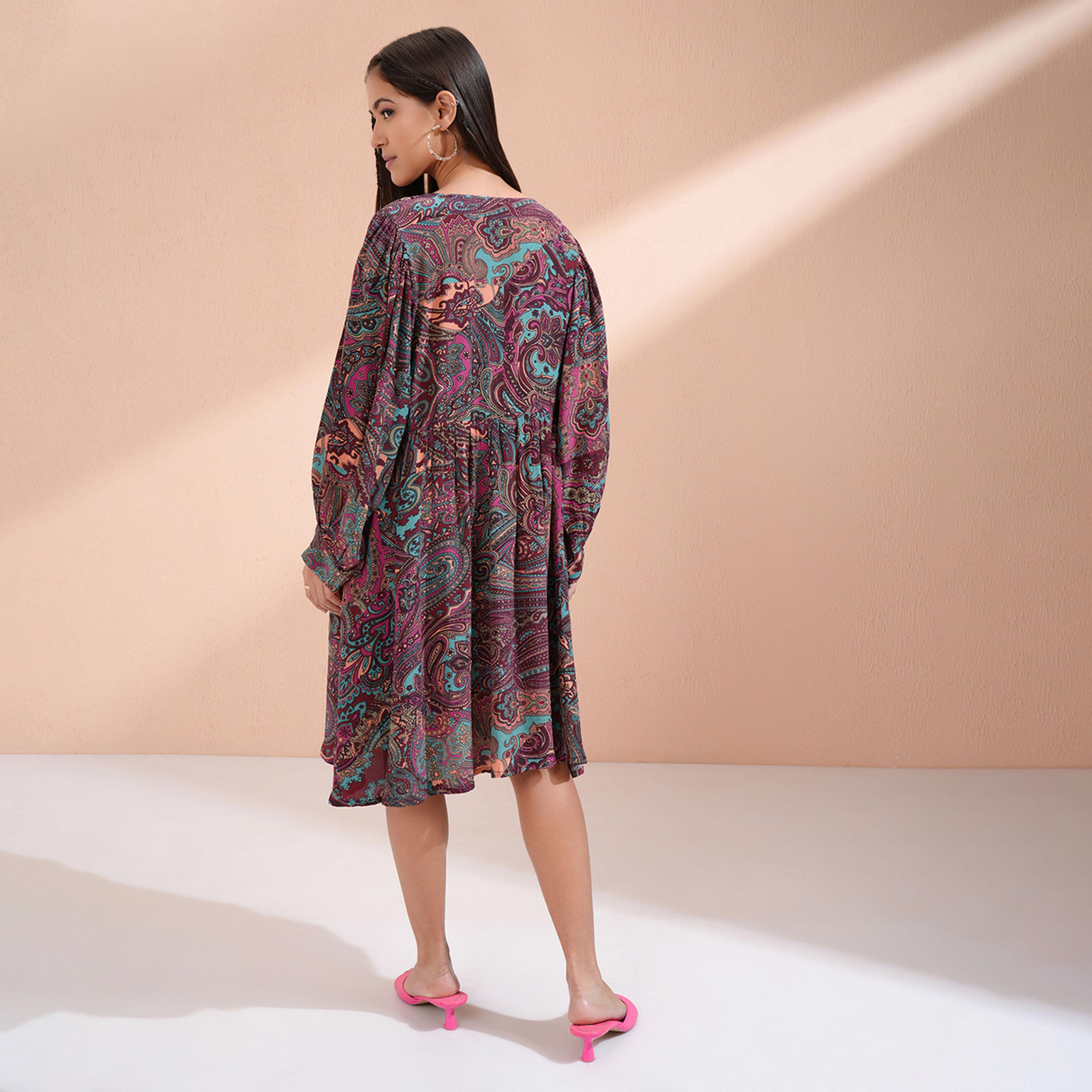 فيشود × ستايلي - فستان نسائي بقصّة واسعة مطبوع بزخارف عرقية-women-clothing-dresses-image-3
