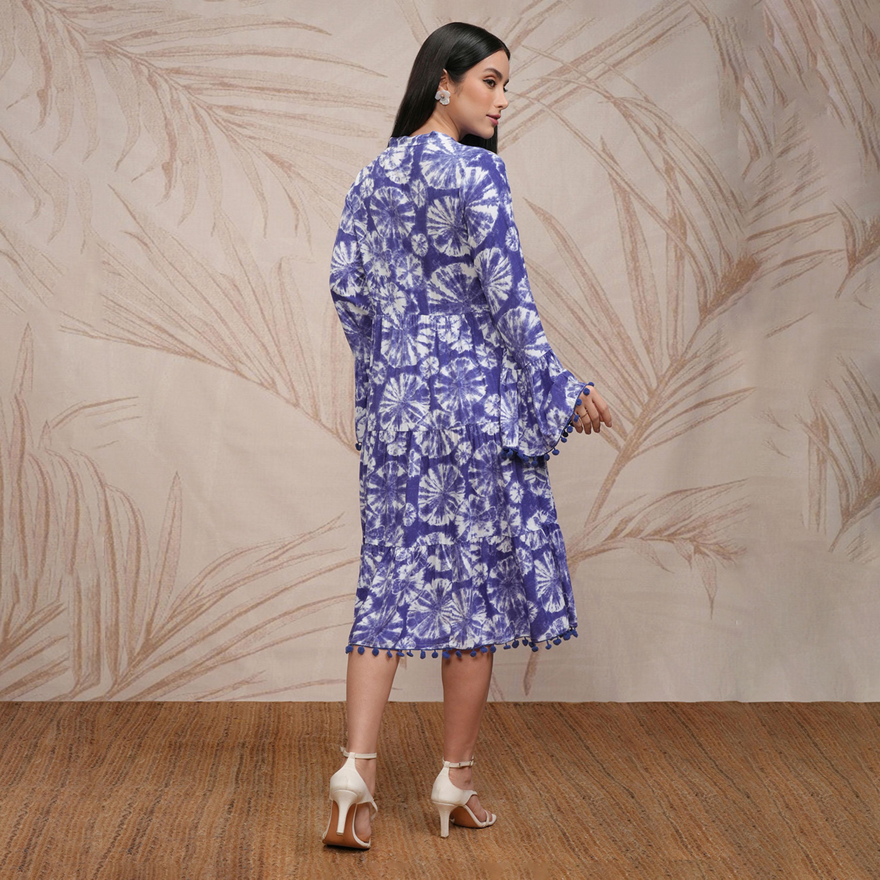 فيشود × ستايلي - فستان نسائي مطبوع متوسط الطول بأكمام جرس وقصة واسعة من الأسفل-women-clothing-dresses-image-3