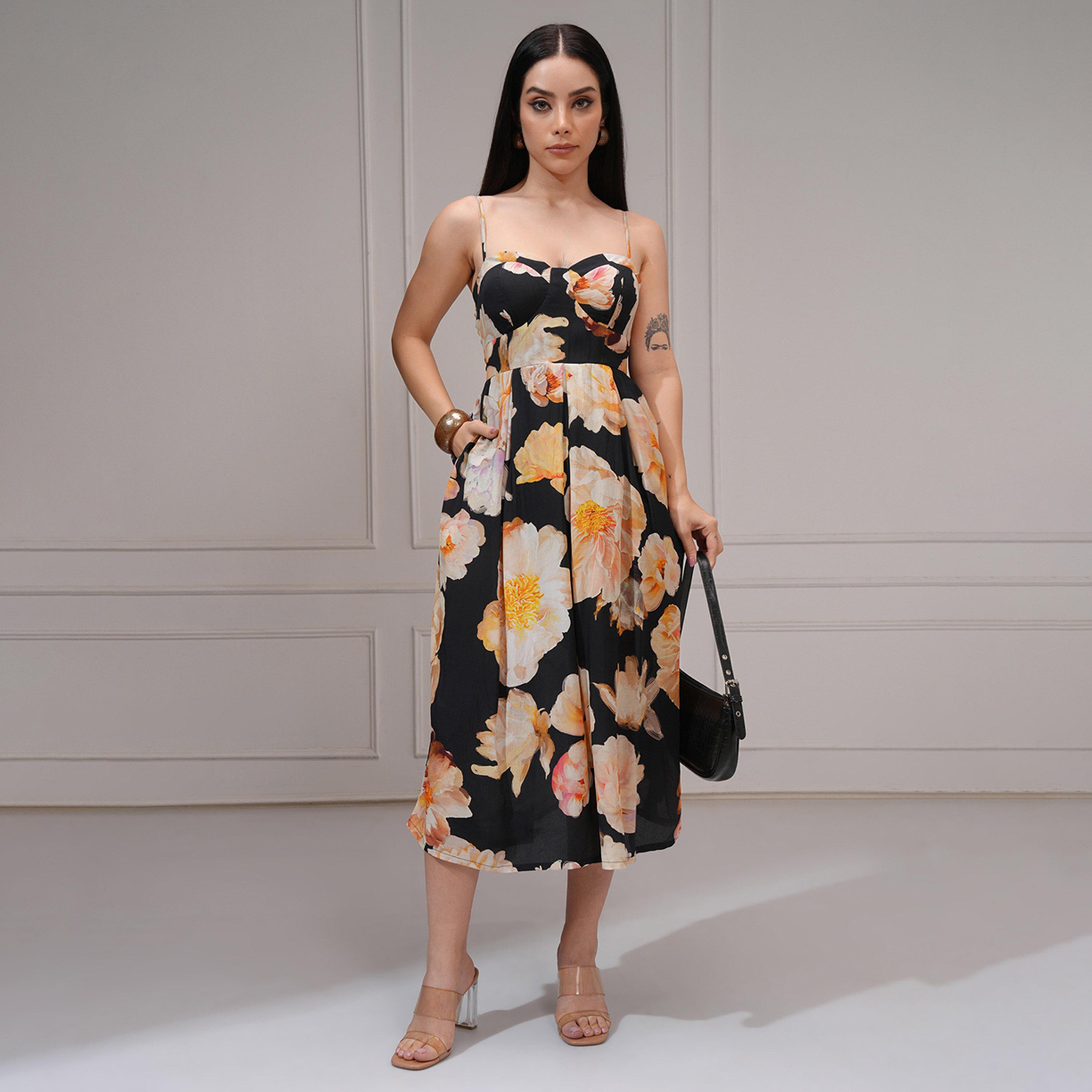 فيشود × ستايلي - فستان متوسط الطول بقصّة واسعة وطبعة زخارف عرقية-women-clothing-dresses-image-1
