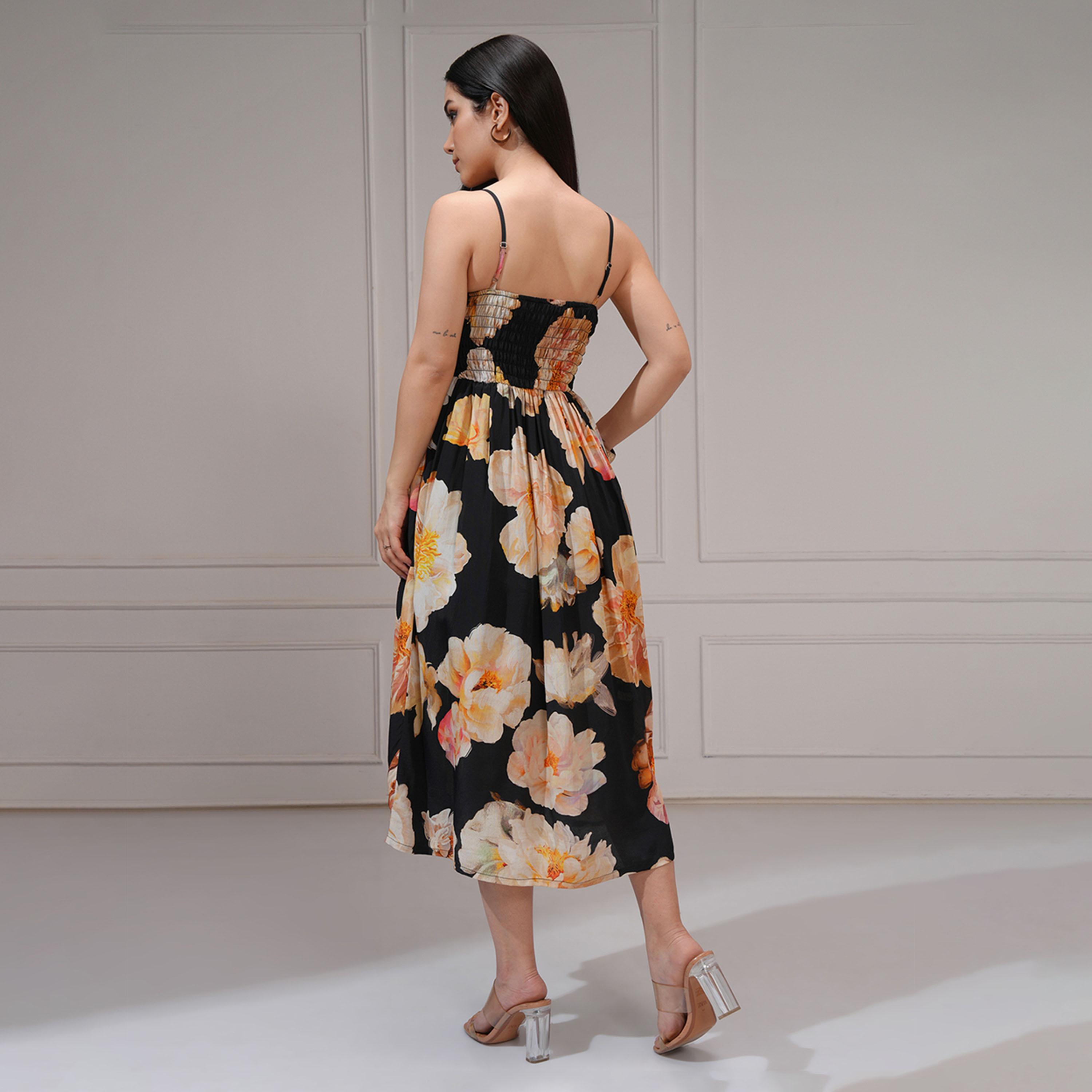 فيشود × ستايلي - فستان متوسط الطول بقصّة واسعة وطبعة زخارف عرقية-women-clothing-dresses-image-3