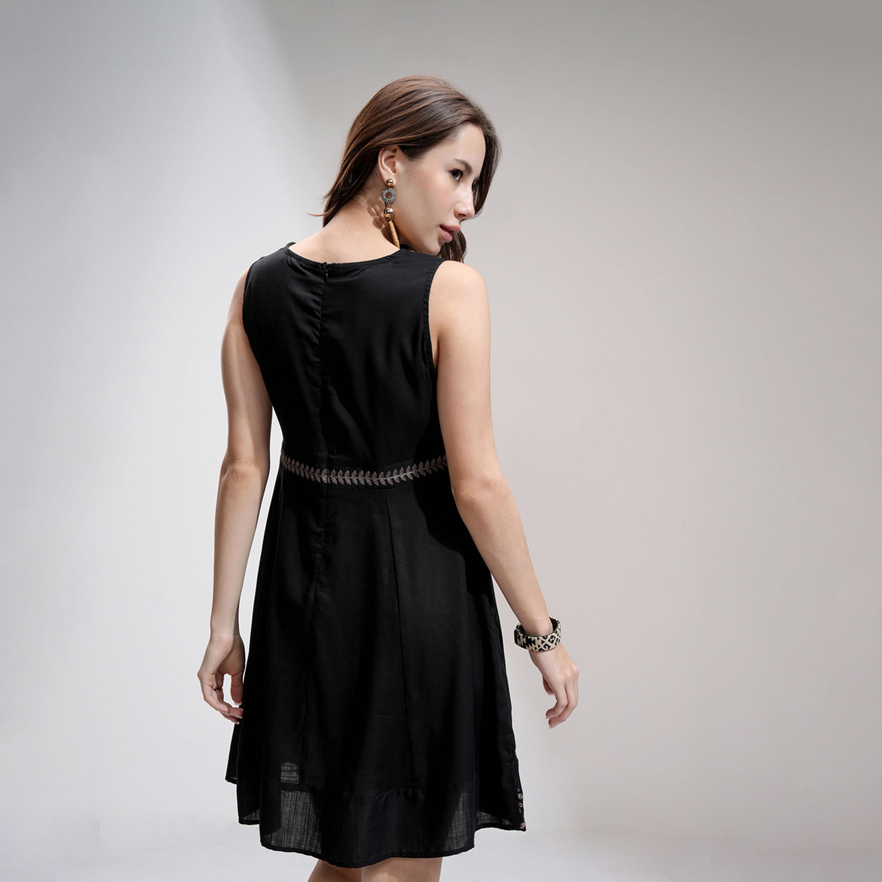 Vishudh X Styli Embroidered A-Line Dress-women-clothing-dresses-image-3