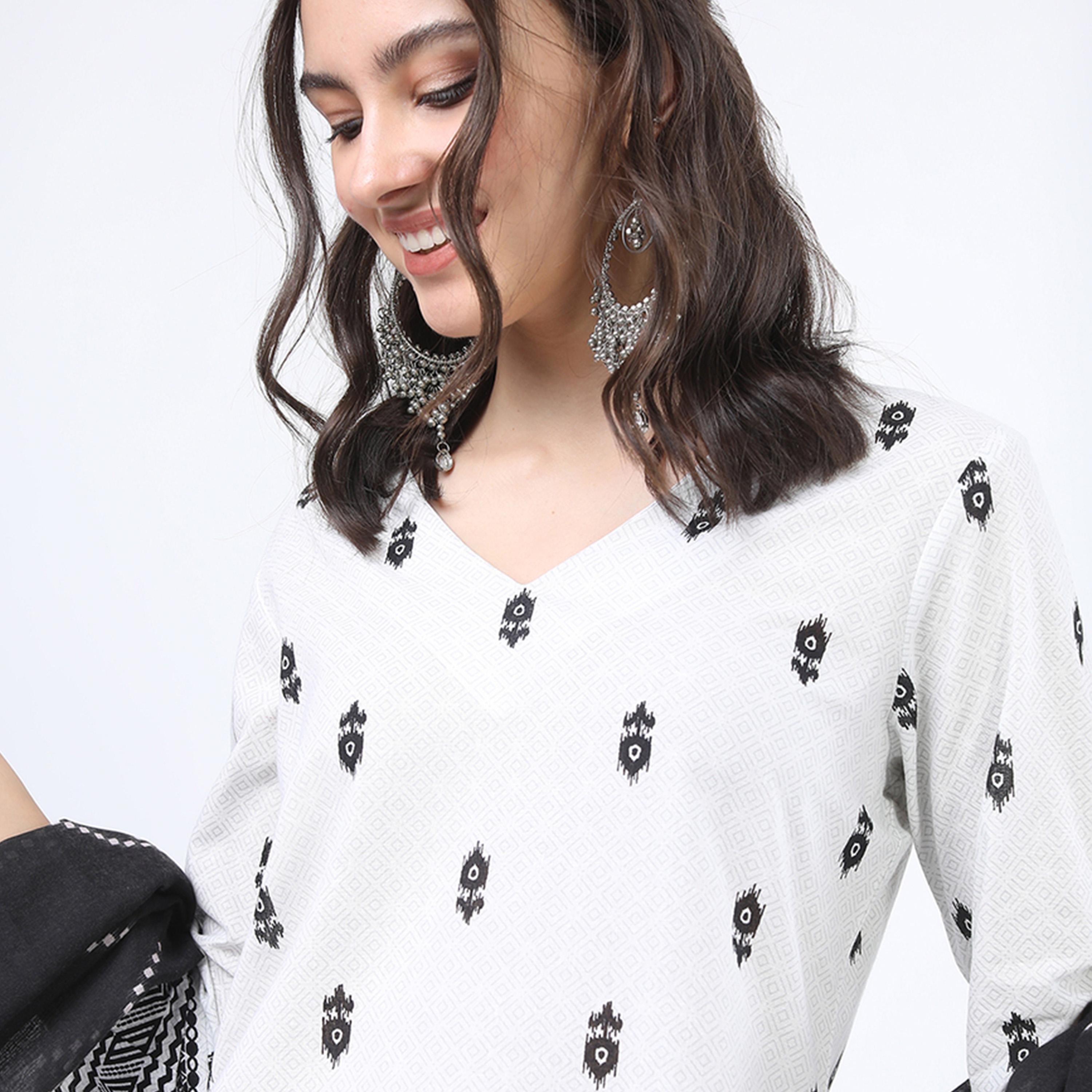 Vishudh X Styli Women Off White Printed Straight Pure Cotton Kurti With Palazzos And Dupatta-women-clothing-ethnicwear-sareesets-image-2